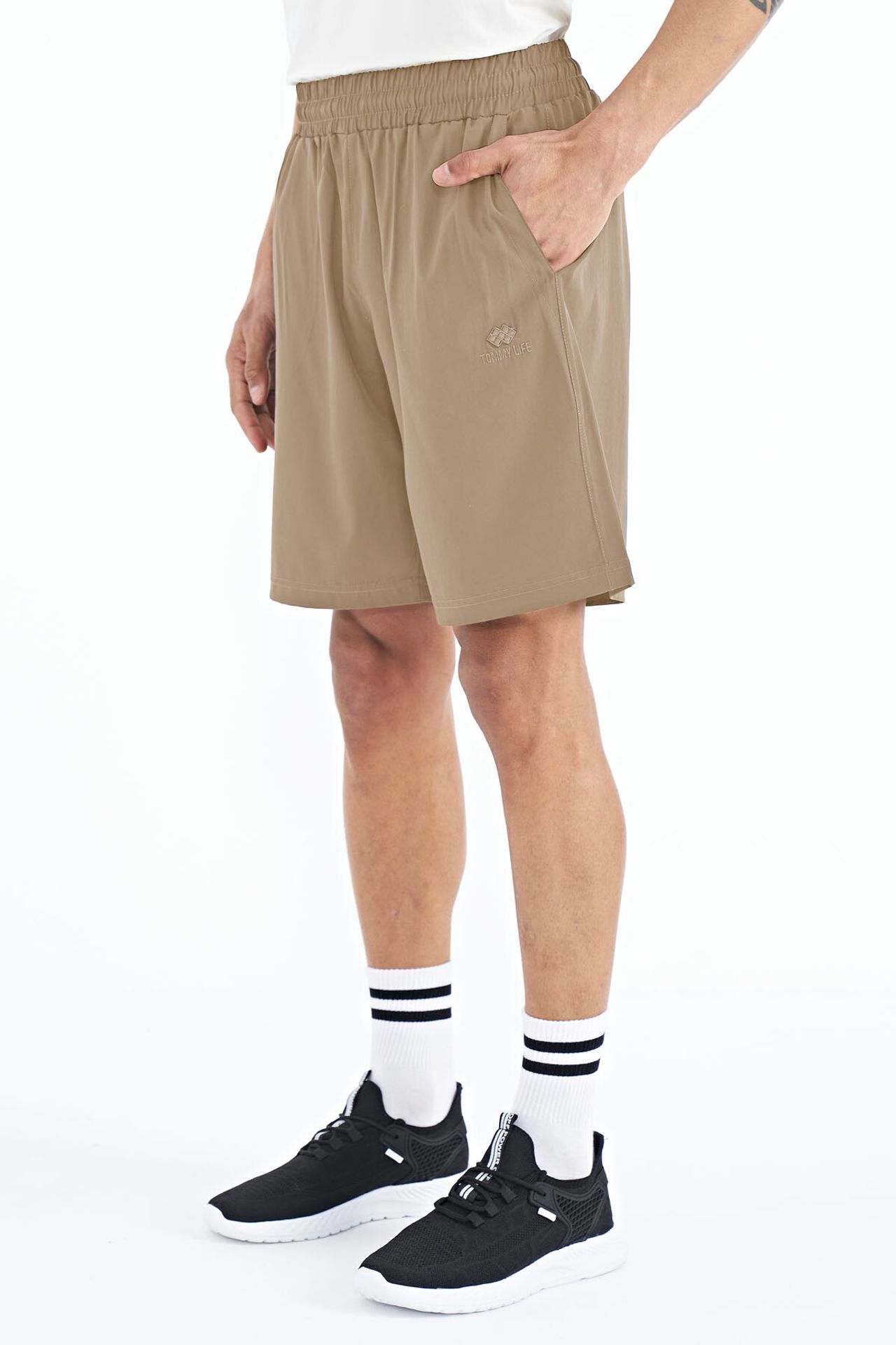 TOMMY Men's Regular-fit Wide-leg Shorts 4
