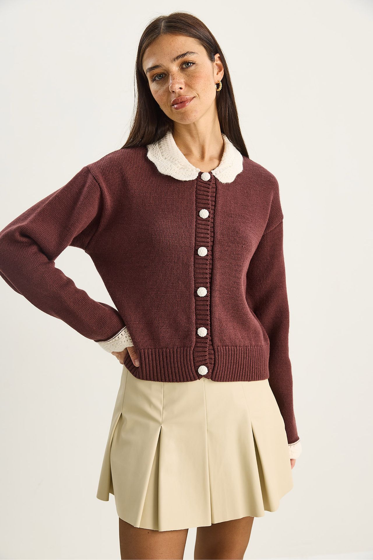 LUCCI Thick Ribbed Knit Cardigan with Button Closure 4