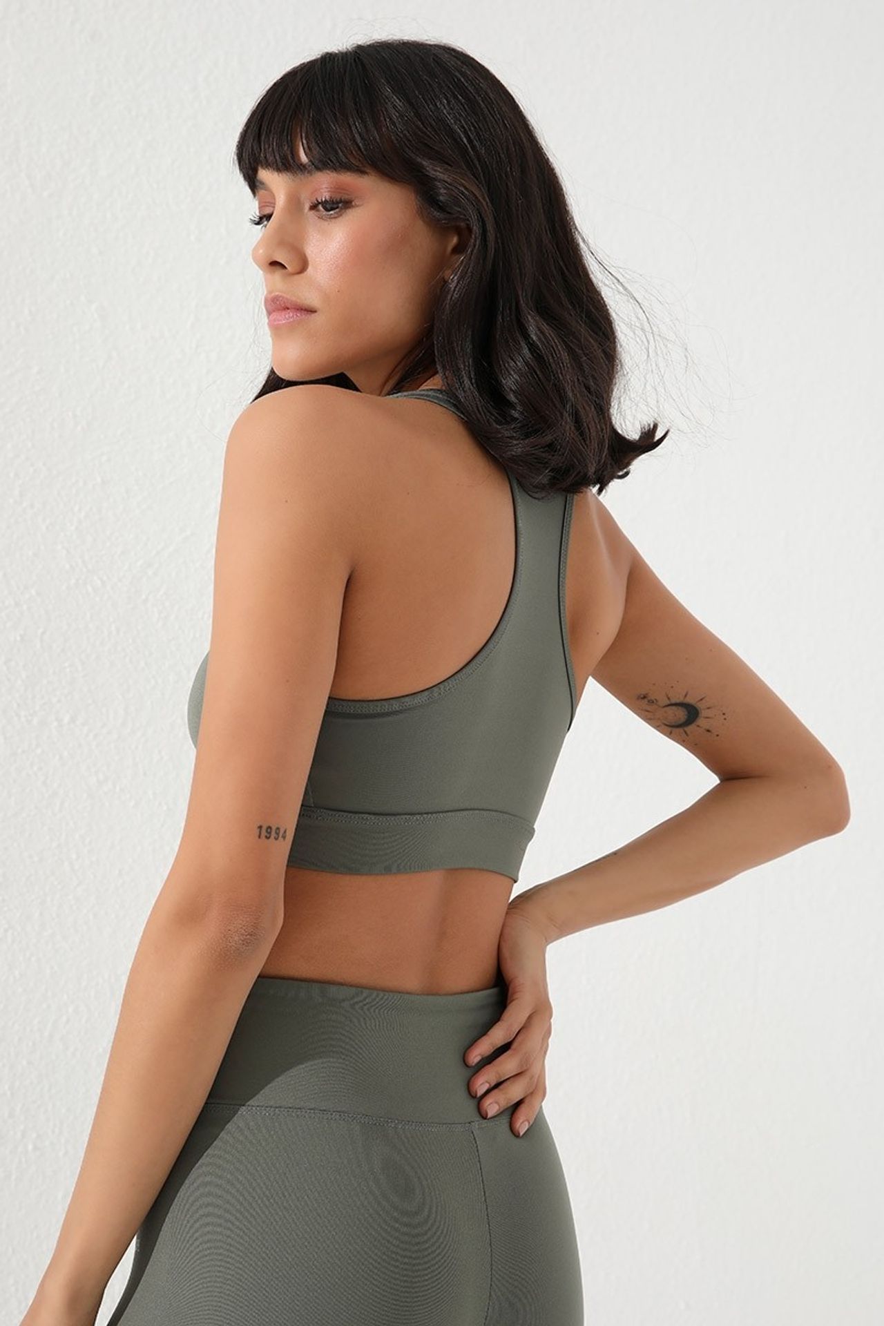 TOMMY Sleeveless Cropped Fitted Sports Top 6
