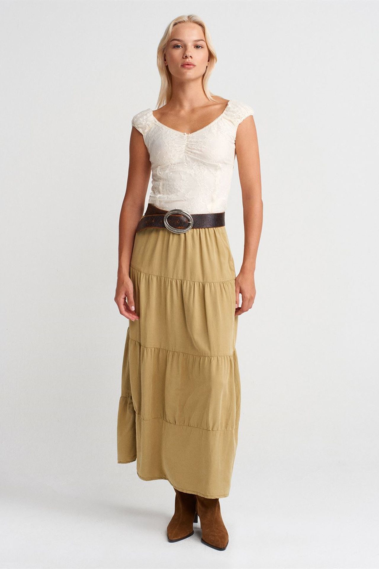DILVIN Women's Cropped Lace Fitted Top 4