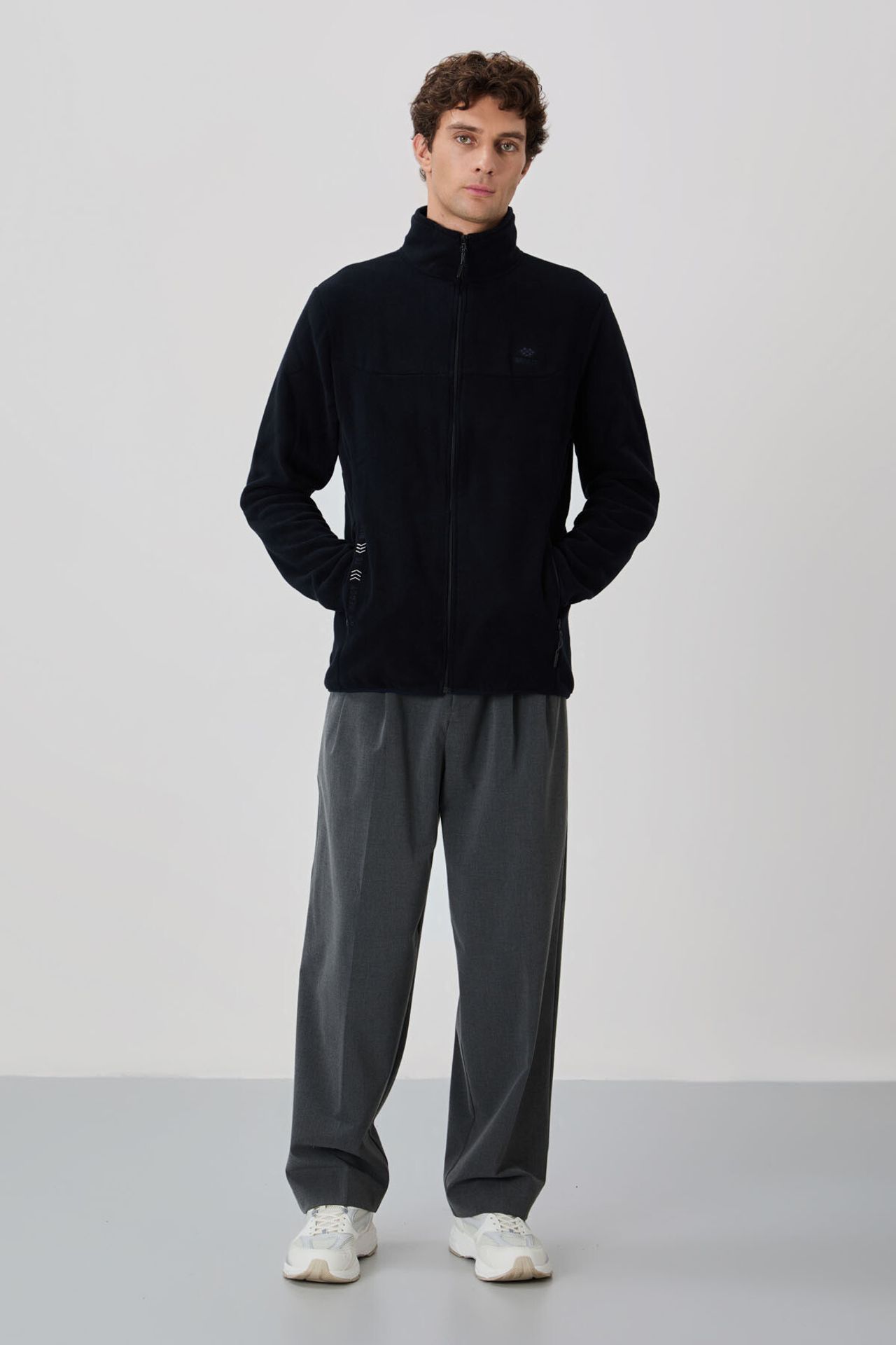 TOMMY Men's Plush Zip-front Sweatshirt 4