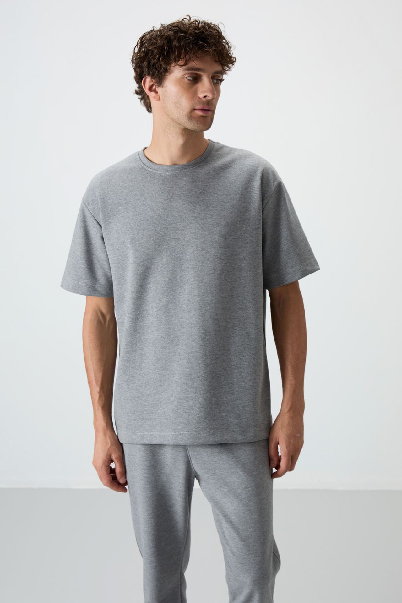 TOMMY Men's Oversized T-shirt And Pants Set 2
