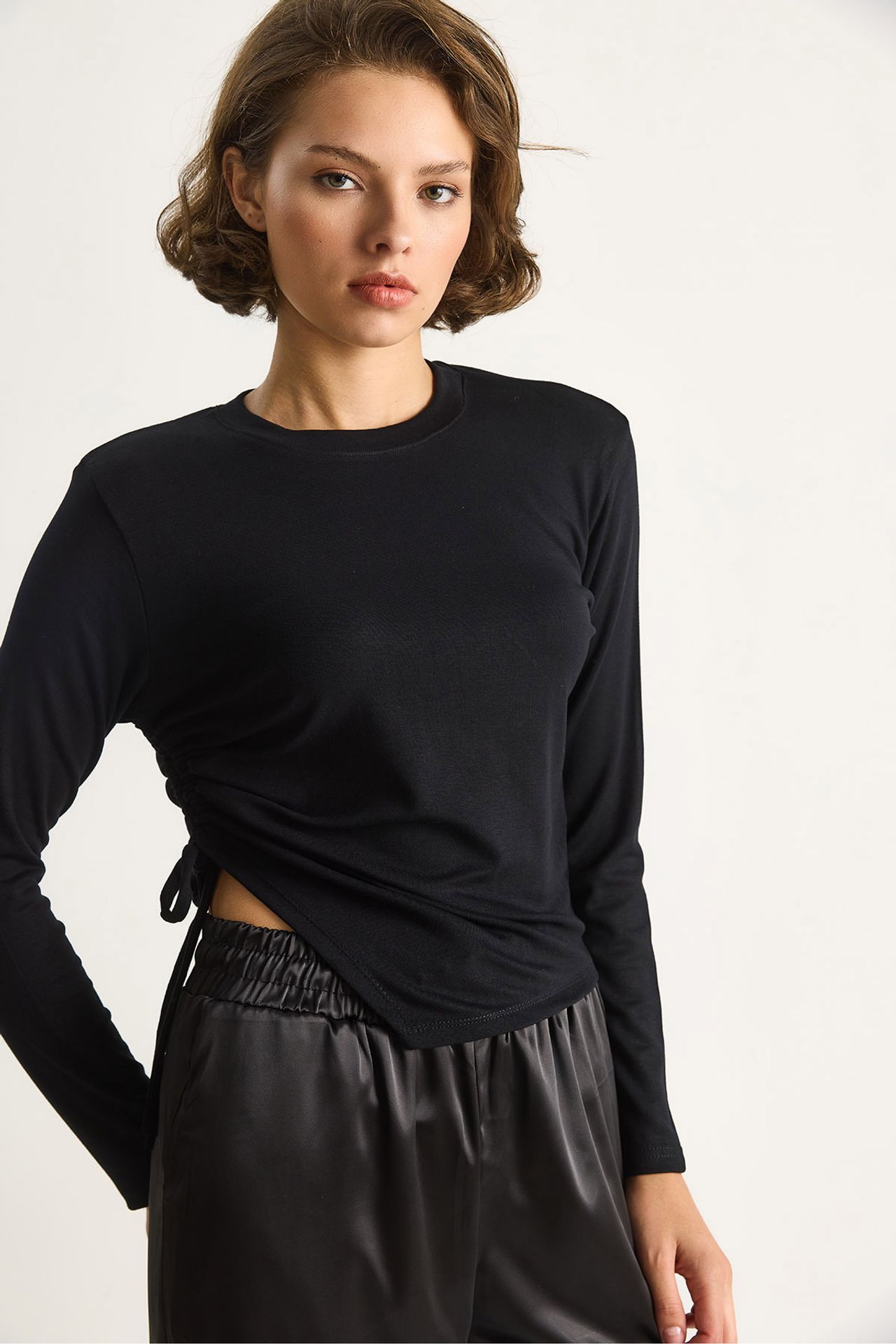 LUCCI Basic Top with Asymmetrical Hem 