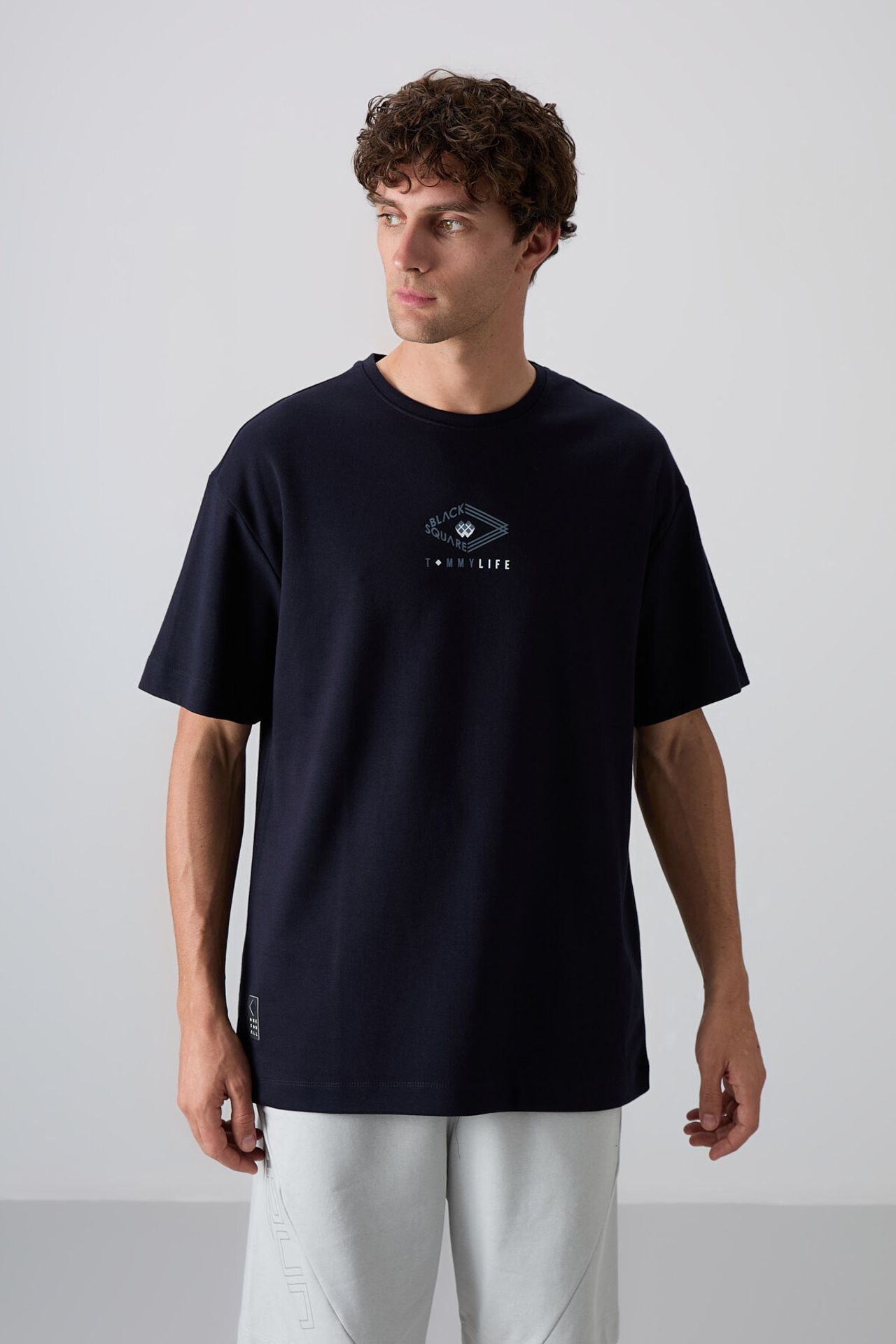 TOMMY Oversized Cotton-Blend Logo T-Shirt 5
