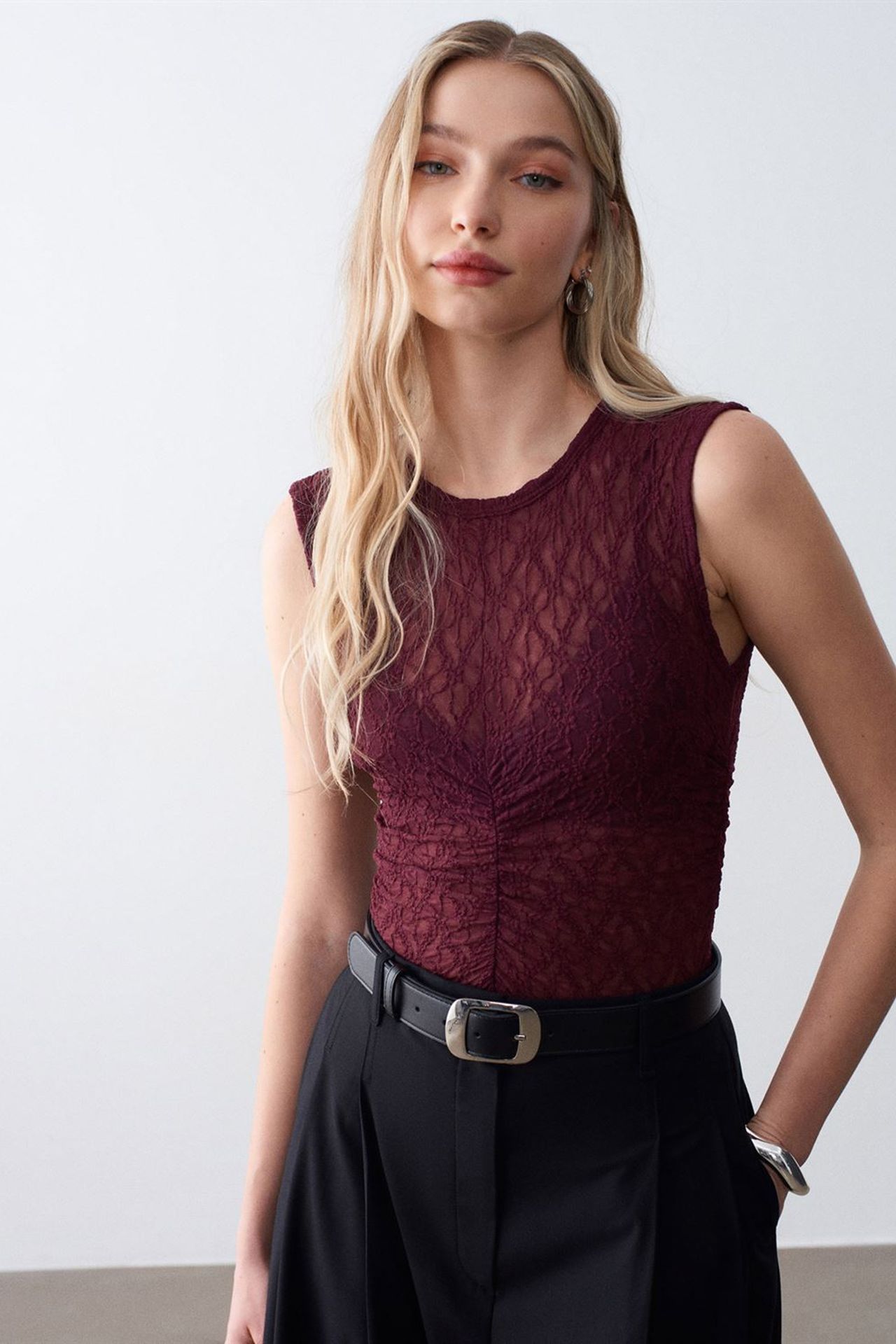 DILVIN Sleeveless Lace Ribbed Blouse 1