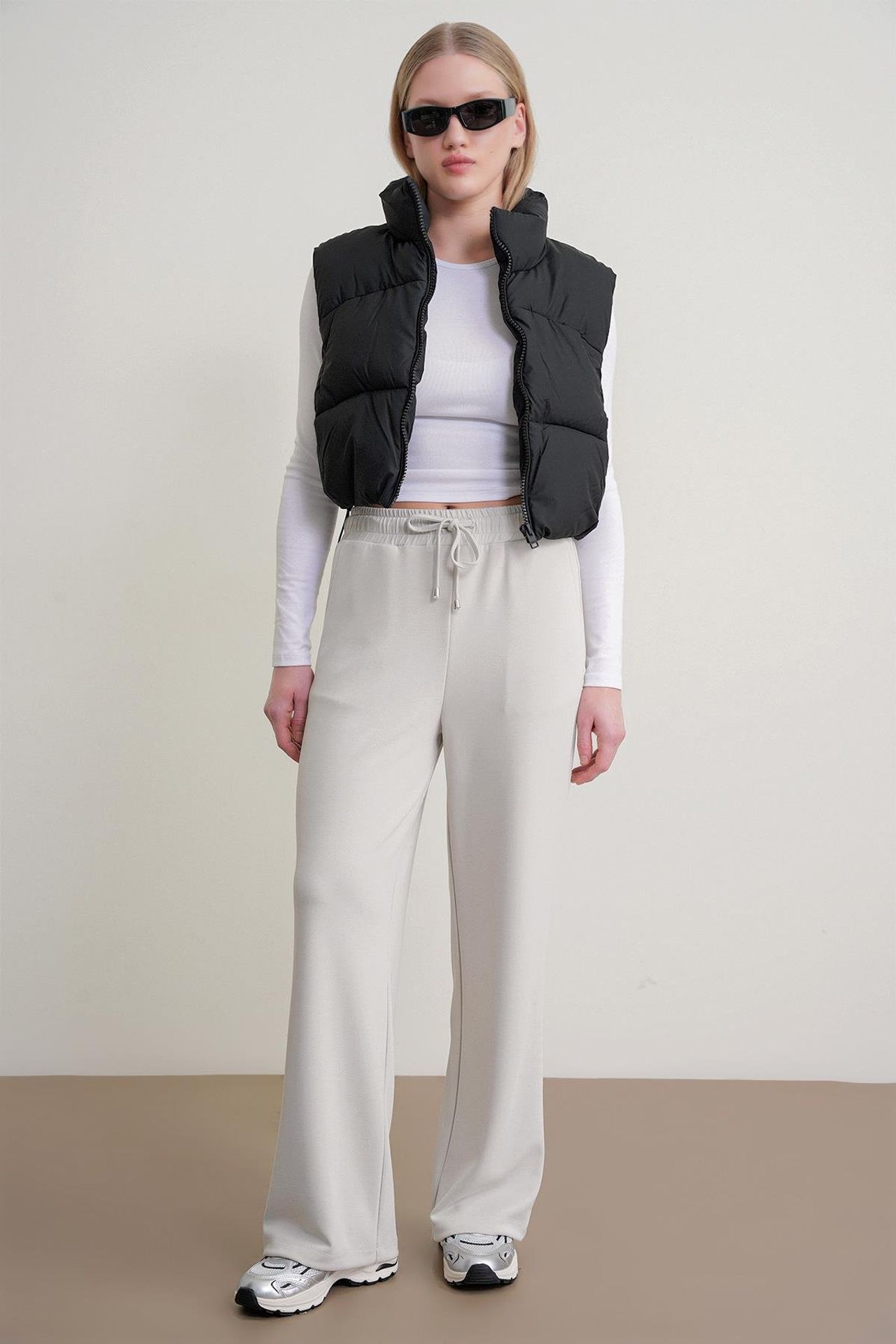 MIXRAY High Waist Pull On Straight Leg Pants with Pockets 1