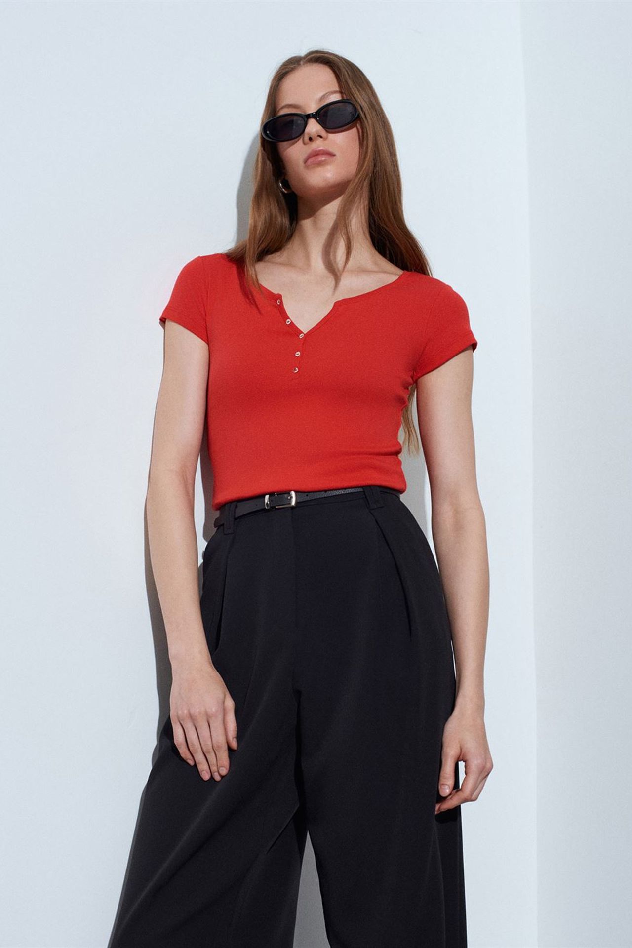 DILVIN Women's Slim Fit Cotton U-Neck T-Shirt 4