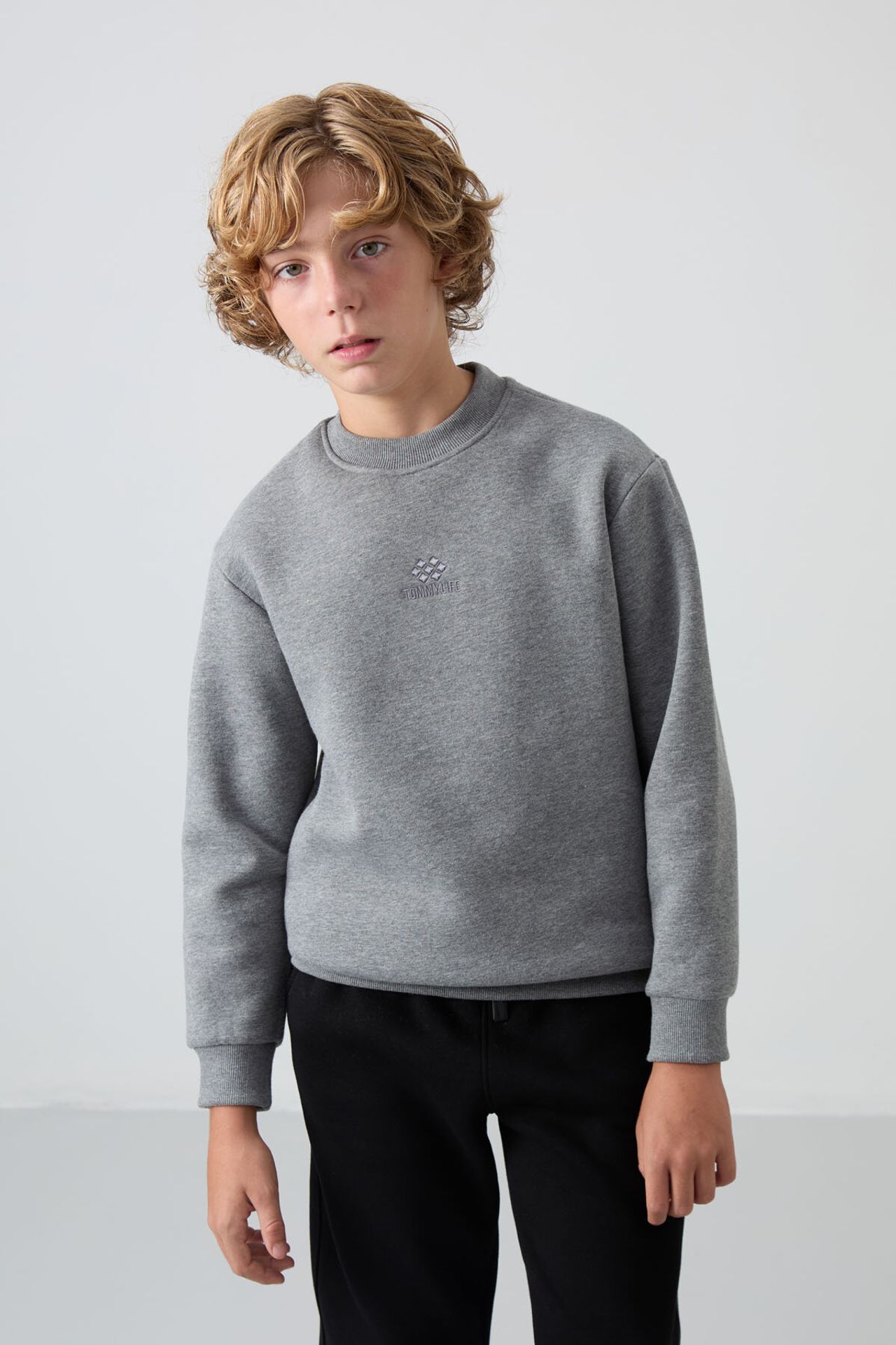TOMMY Youth Crew Neck Sweatshirt 3