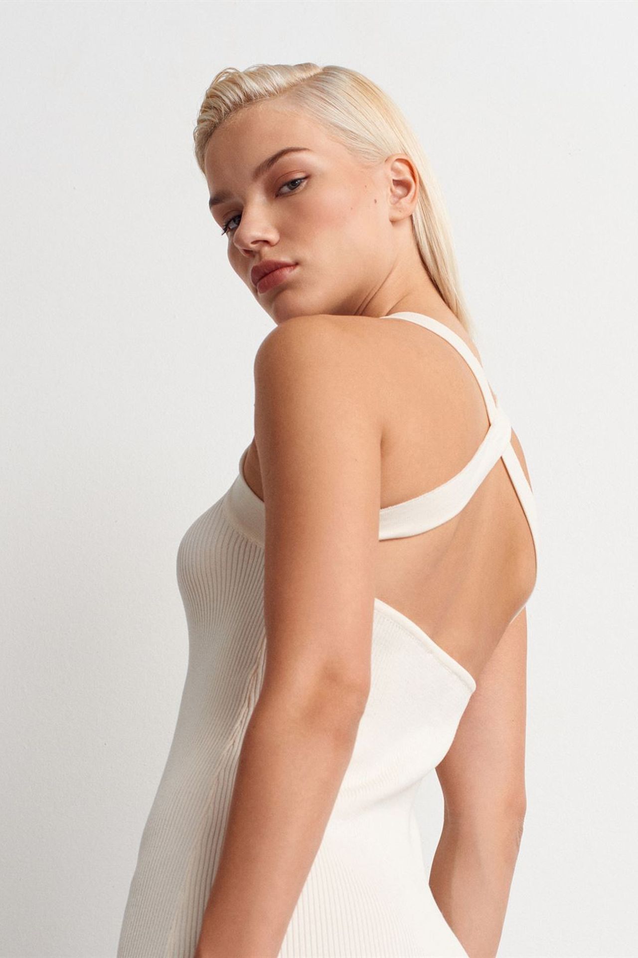 DILVIN Ribbed Halter Midi Bodycon Dress 5
