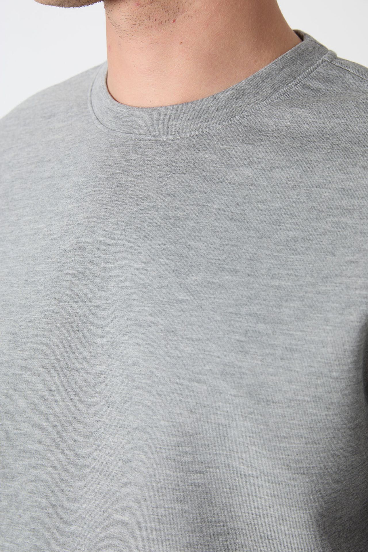 TOMMY Men's Plain Crew Neck Sweatshirt 4