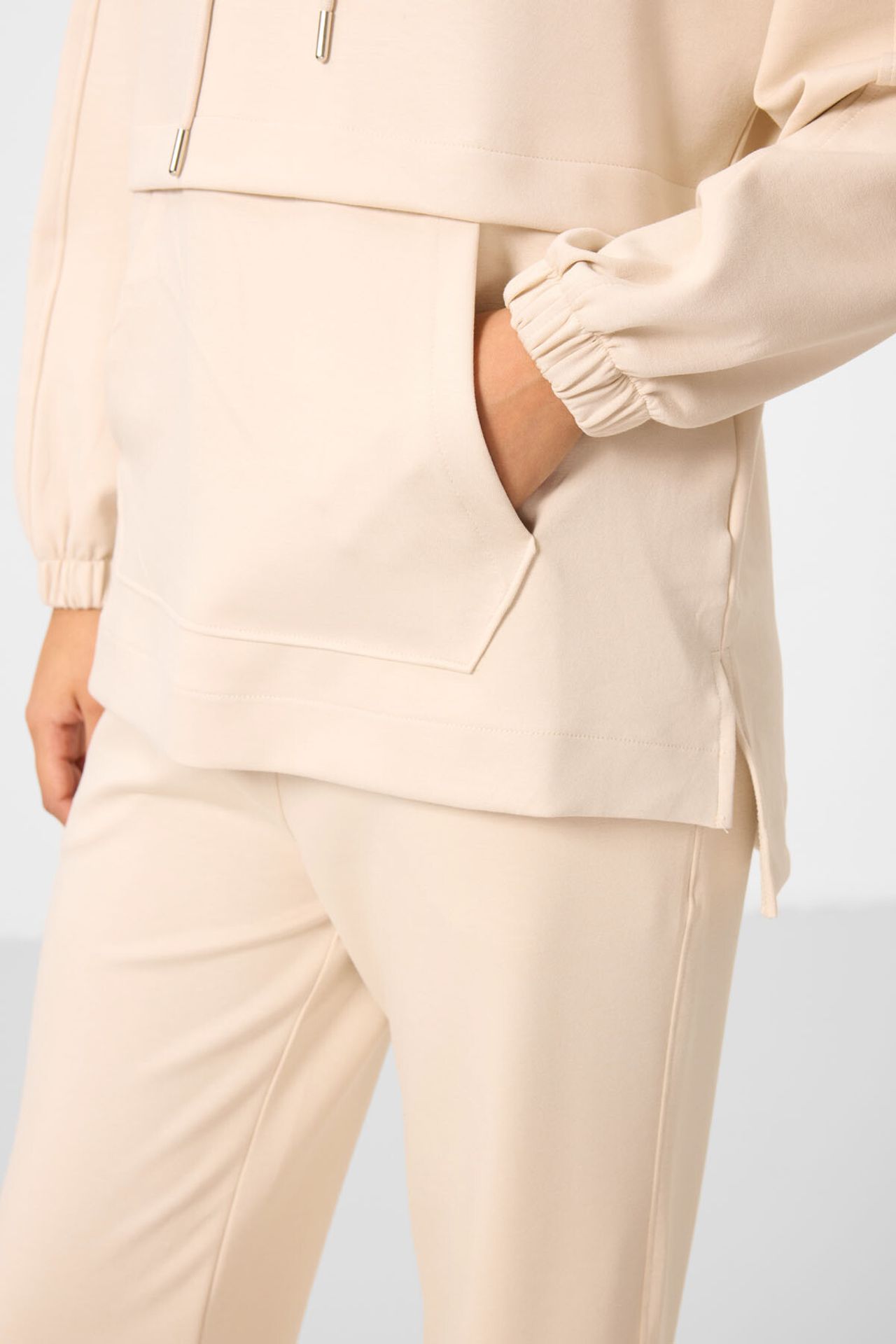 TOMMY Oversized Hooded Sweatshirt And Wide-Leg Pants Set 5