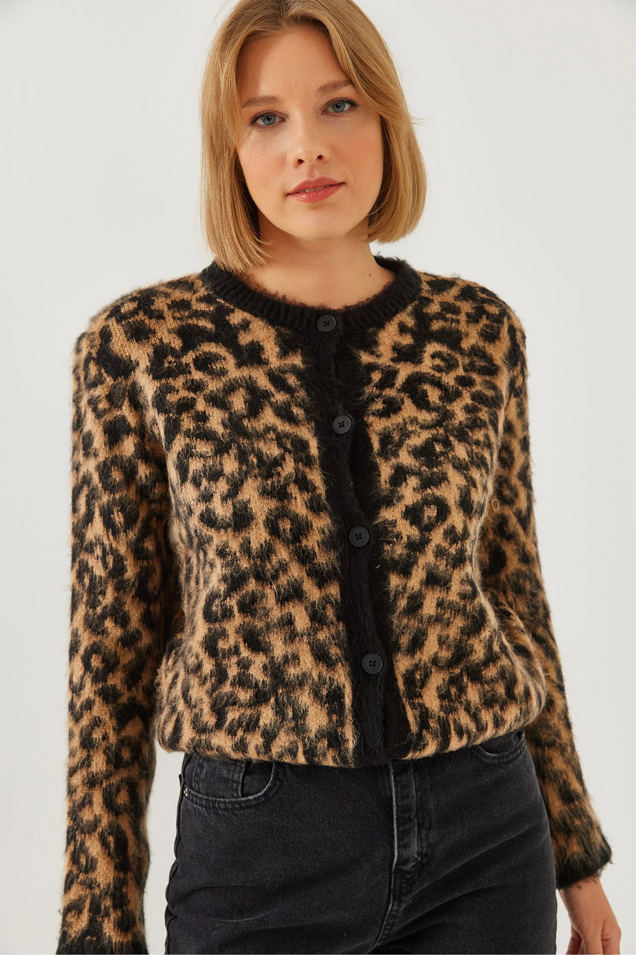 LUCCI Thick Ribbed Knitwear Cardigan with Leopard Print 1