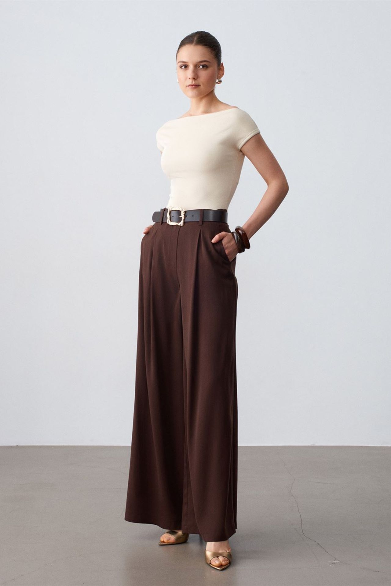 DILVIN High-Waist Pleated Wide-Leg Trousers