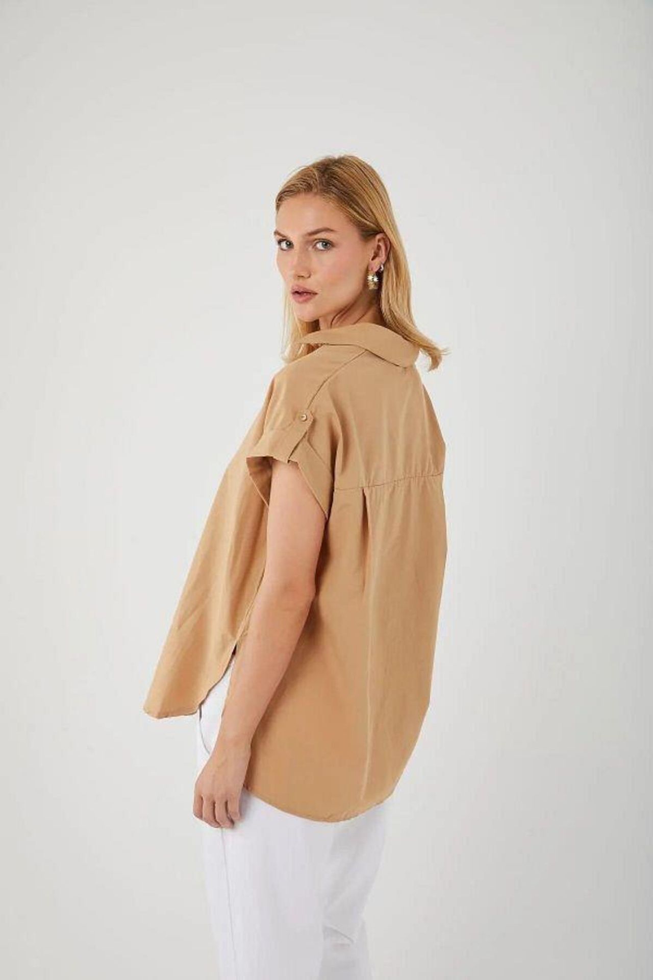 Oversized Short Sleeve Poplin Button-Up Shirt 3