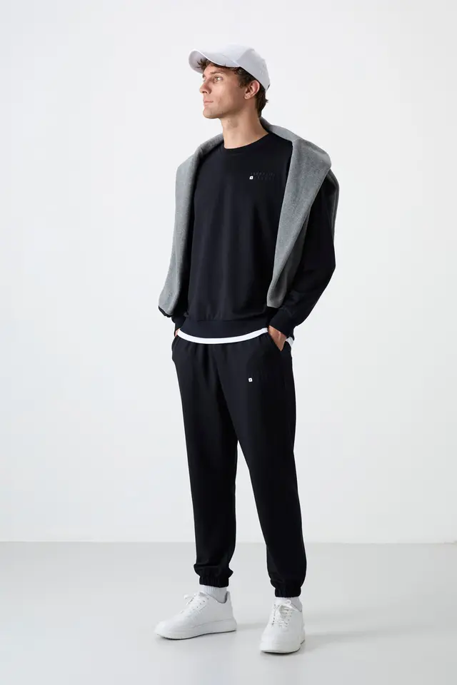 TOMMY Men's Oversized Sweatshirt And Pants Set