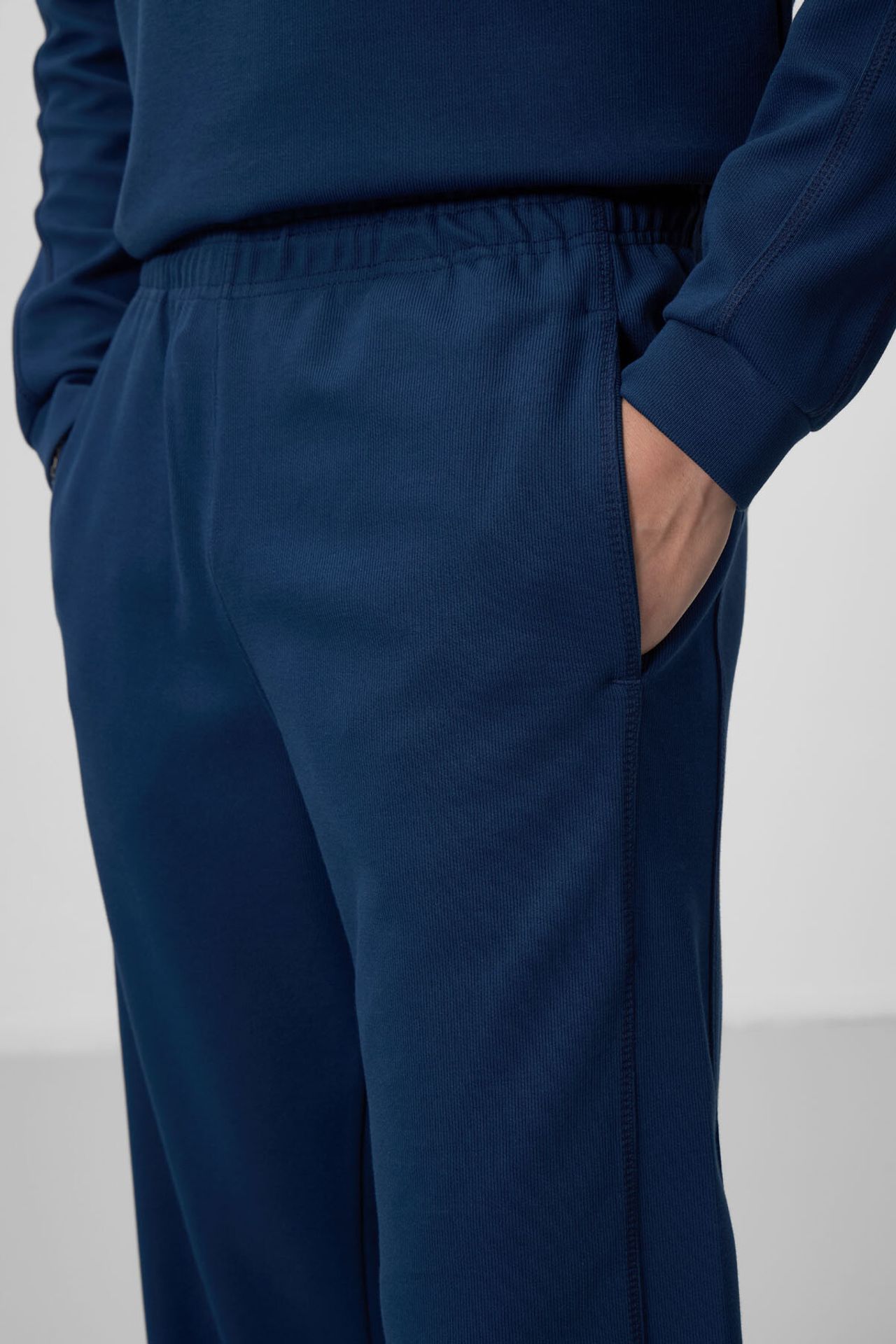 TOMMY Men's Oversized Sweatshirt And Pants Set 5