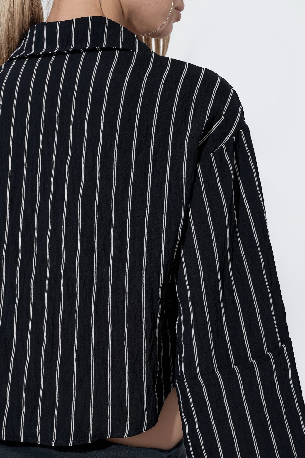BDART Oversized Striped Cropped Shirt with Button Closure 4