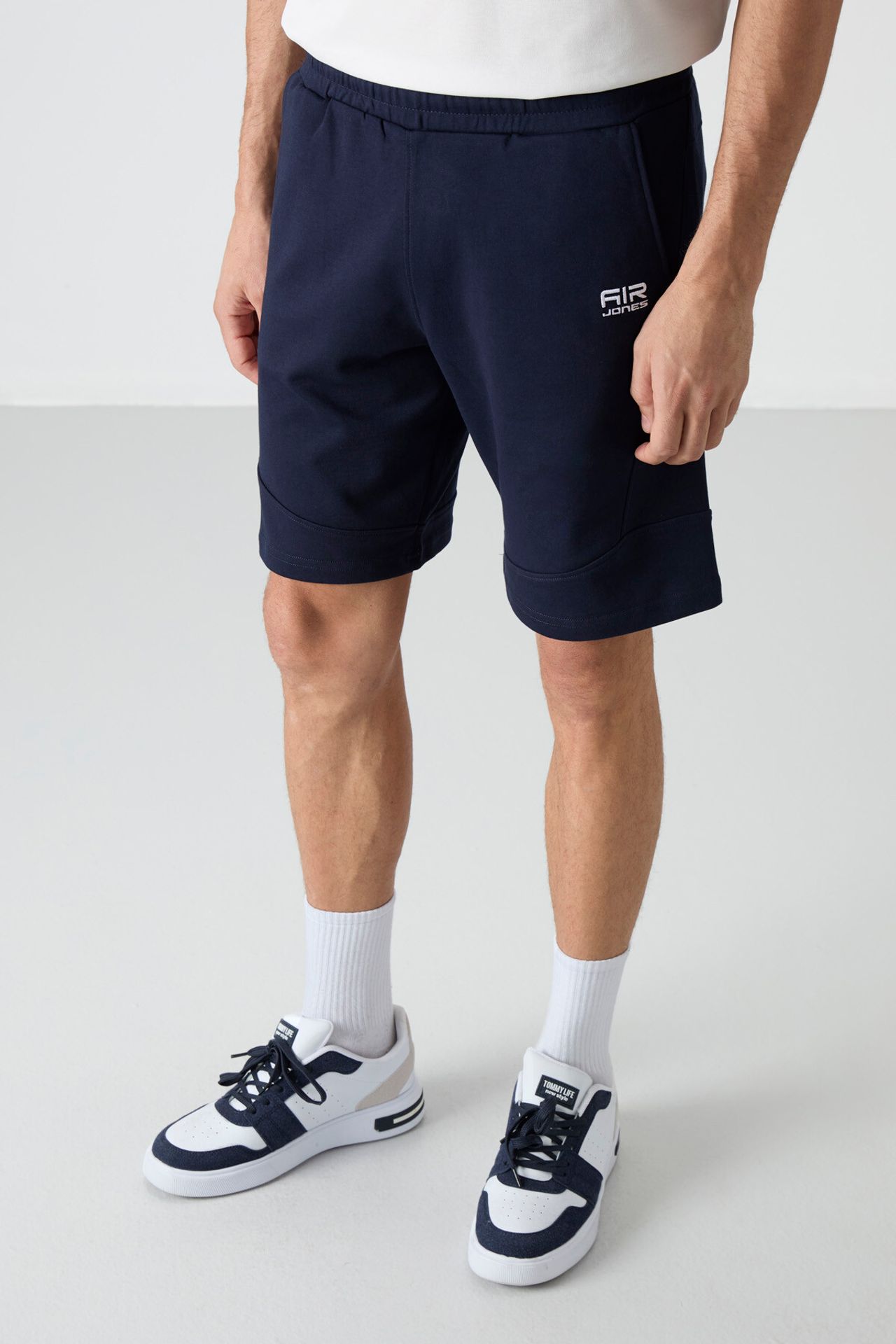 TOMMY Men's Pull-on Sweat Shorts 4