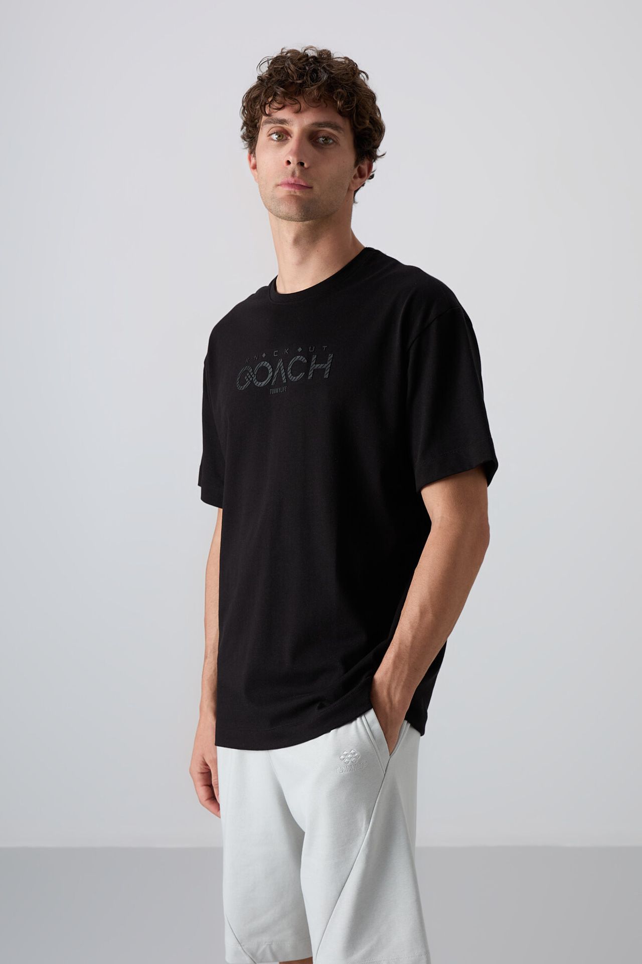 TOMMY Oversized Logo Patch Crew Neck T-Shirt 2