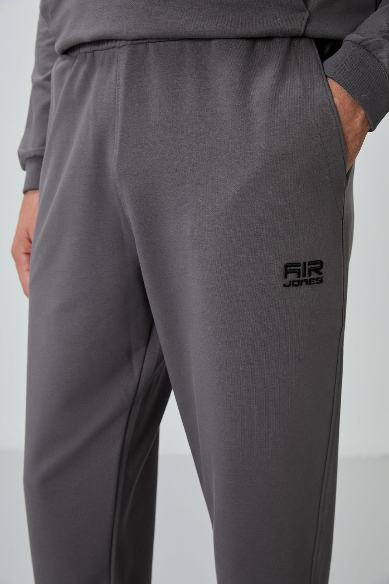 TOMMY Men's Zip-Front Sweatshirt And Pants Set 6
