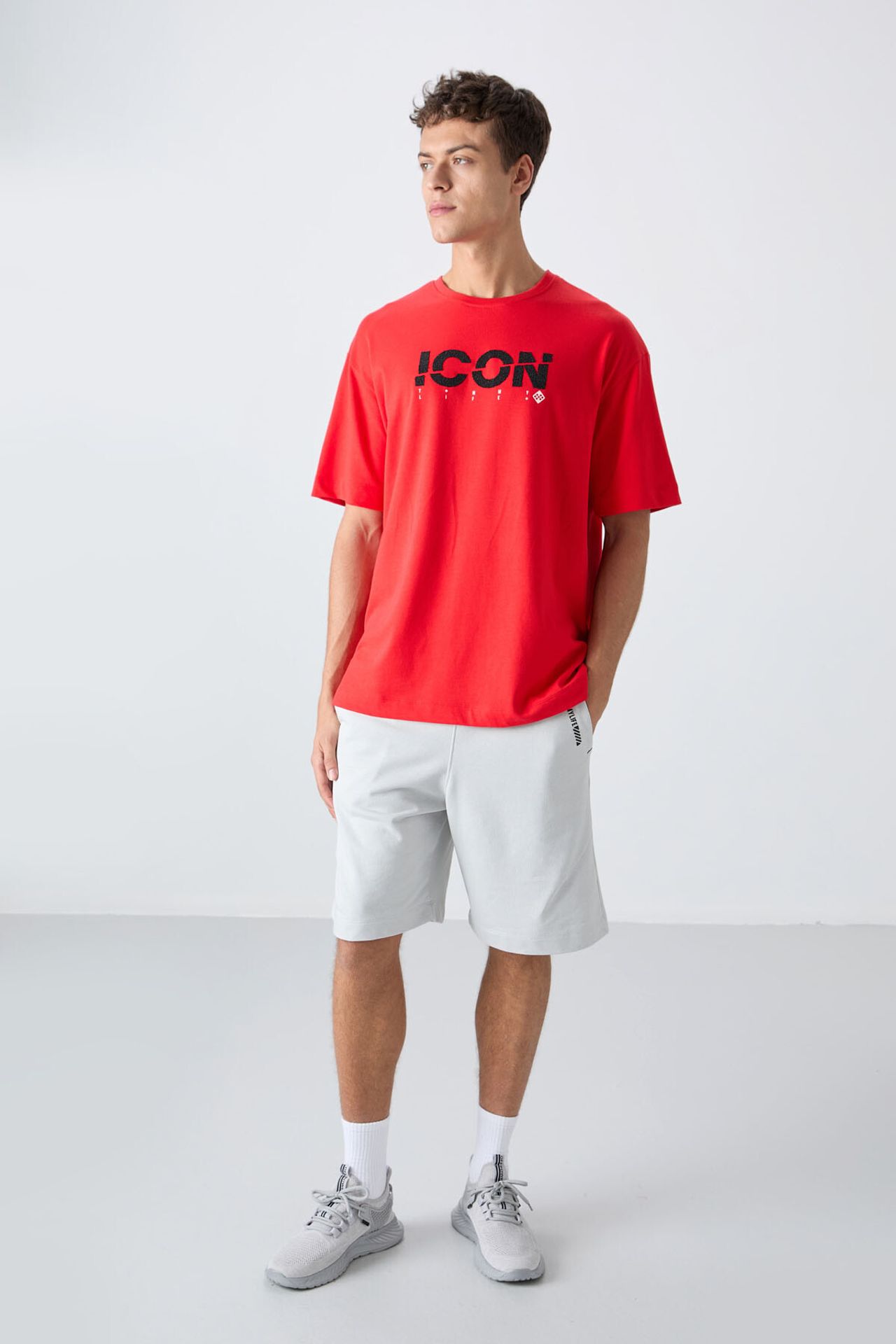 TOMMY Oversized Logo Print Crew Neck T-Shirt 2