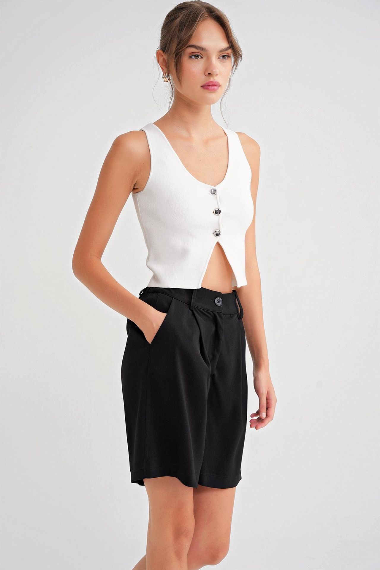 Mixray High Waist Buttoned Pocket Shorts