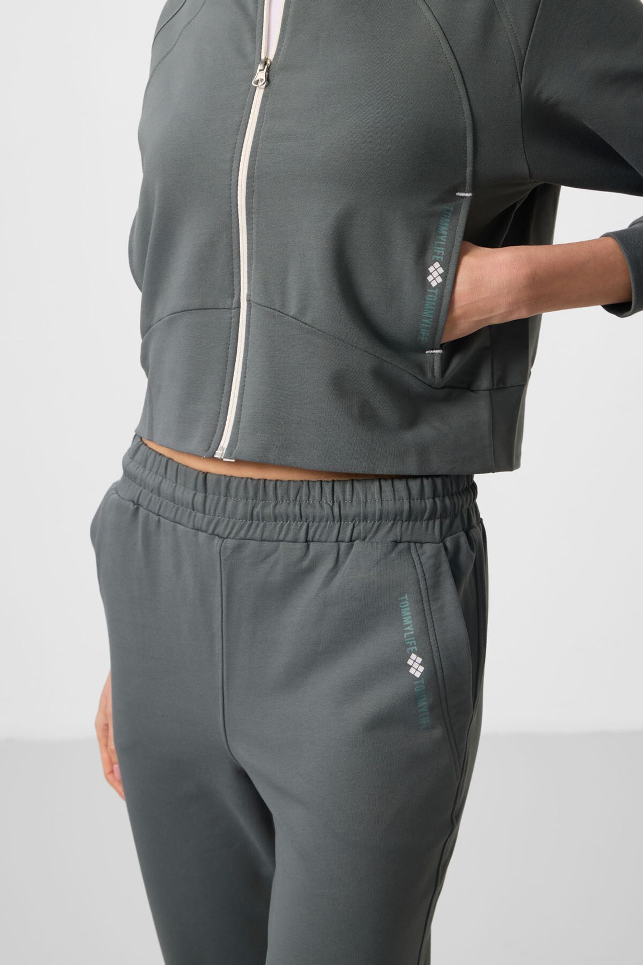 TOMMY Oversized Hooded Zip Sweatshirt And Pants Set 6