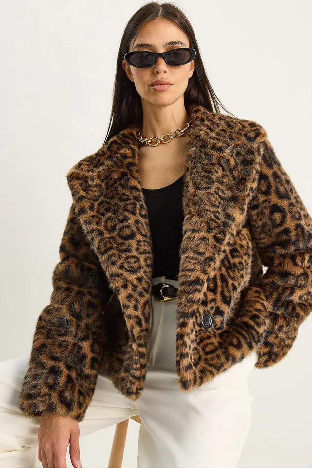 LUCCI Oversized Leopard Print Faux Fur Coat