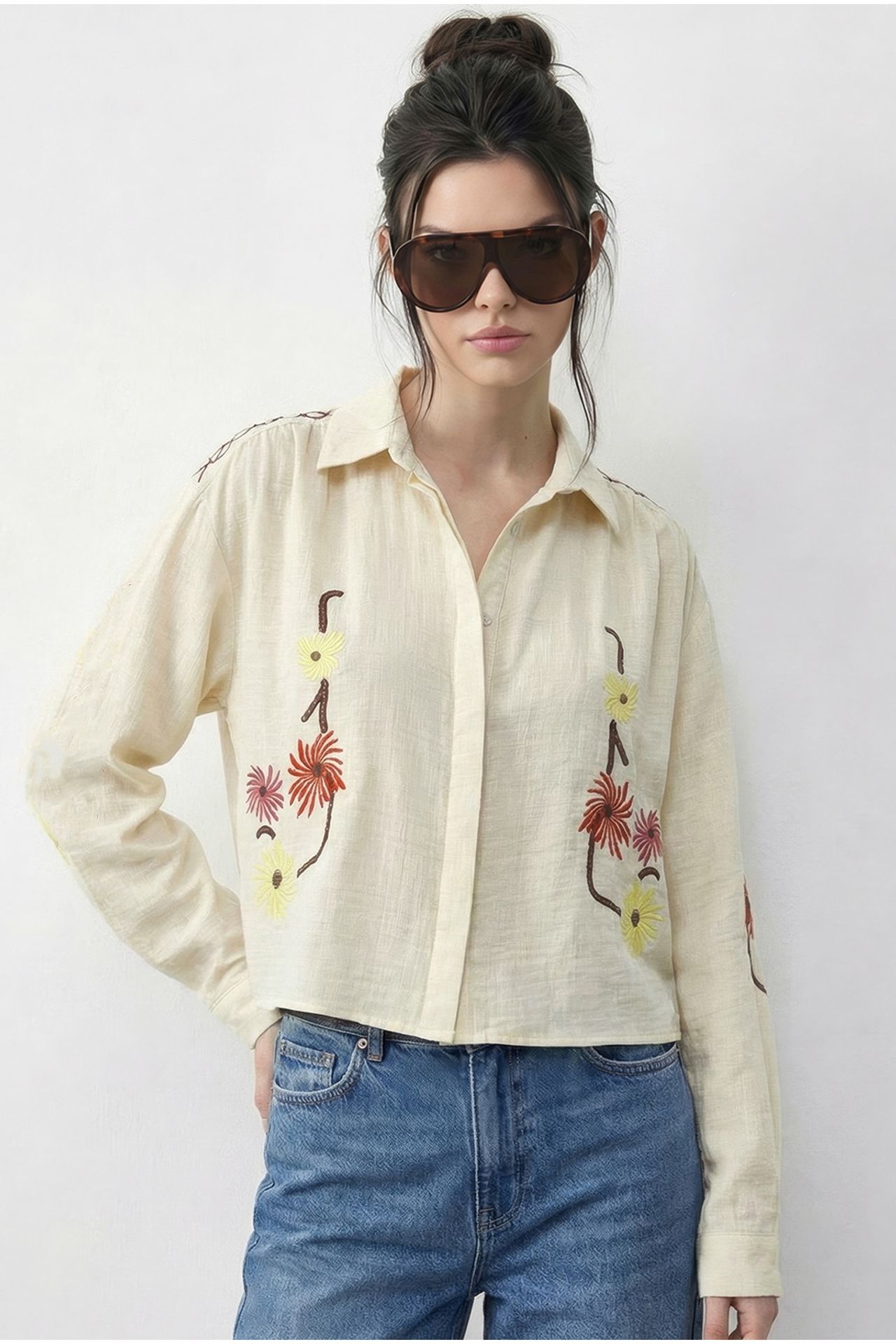 LUCCI Embroidered Crop Shirt with Button Closure 4