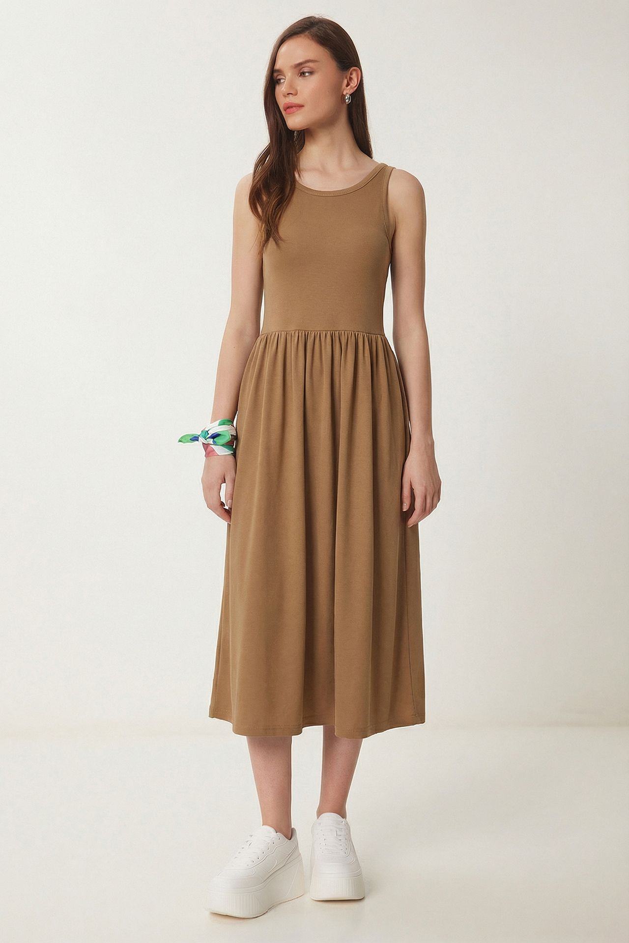 ISTANBUL Sleeveless Crew Neck Midi Dress