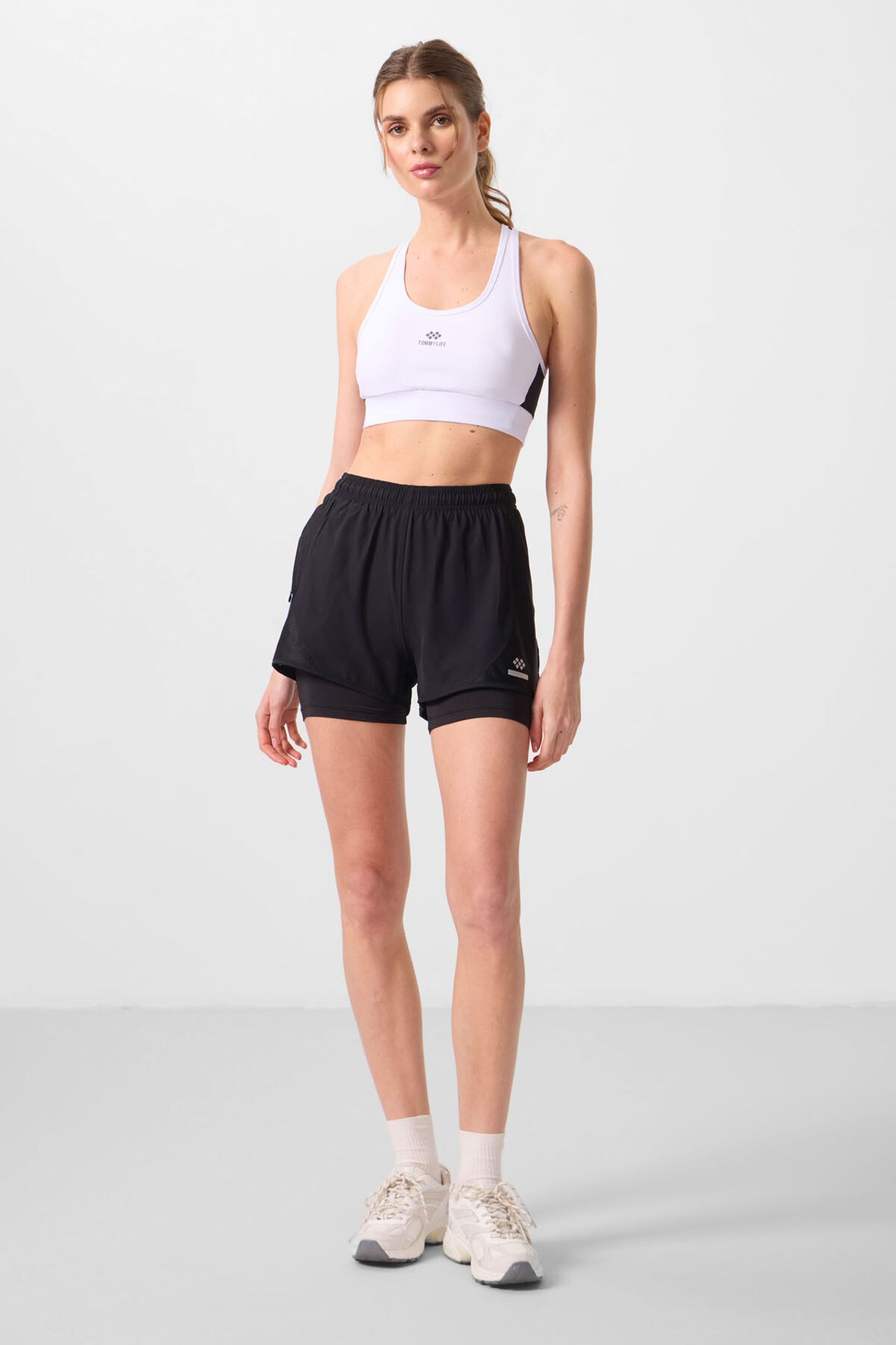 TOMMY Women's Pull-On Mini Shorts 3