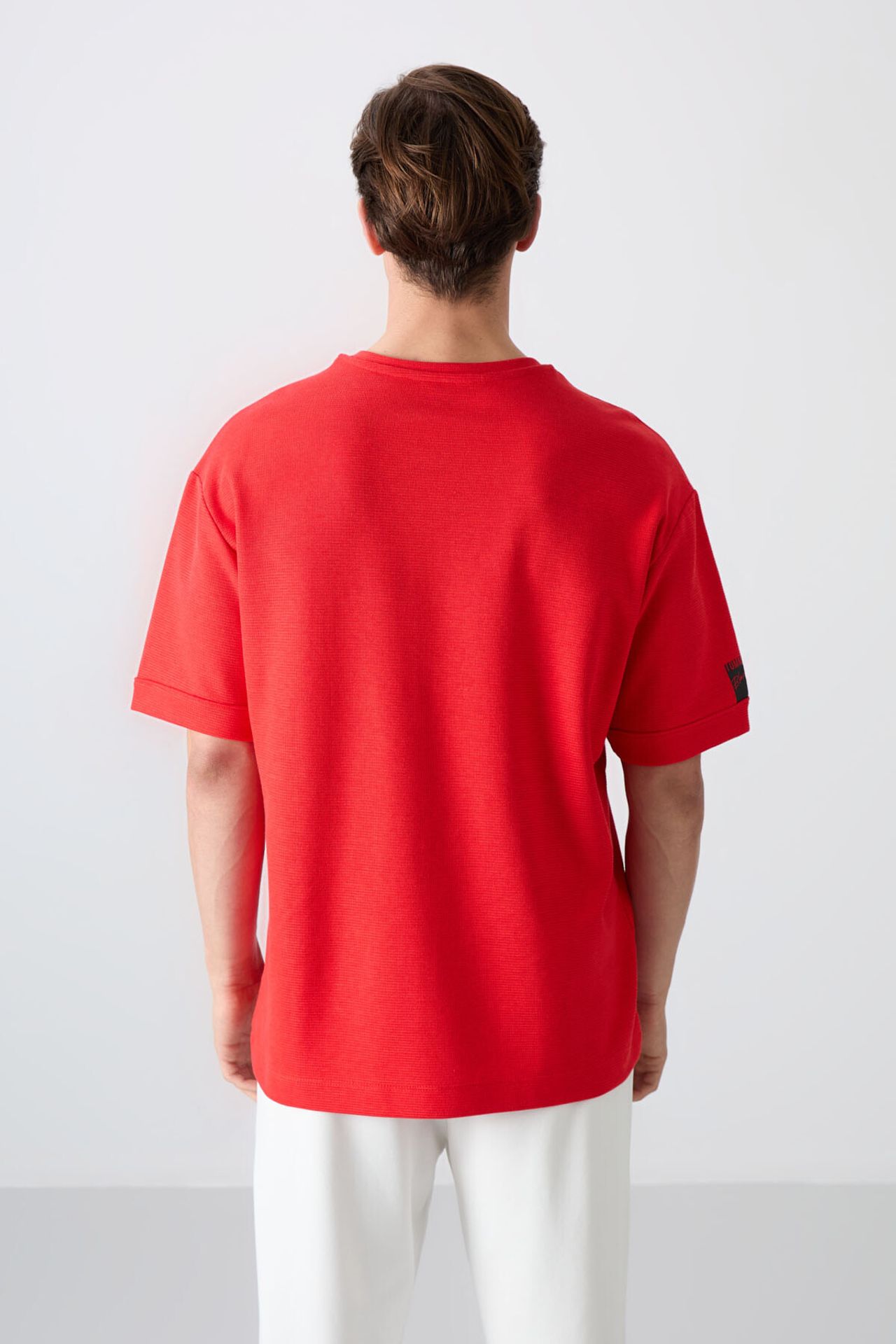 TOMMY Men's Oversized Crew Neck T-Shirt With Patch 5