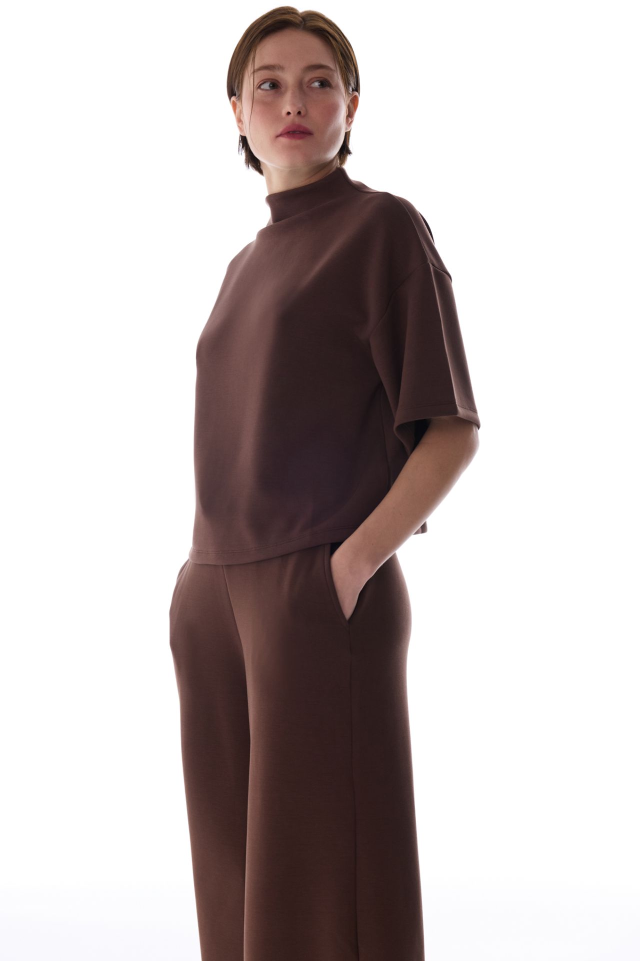 PENTI Crew Neck Crop Modal Top