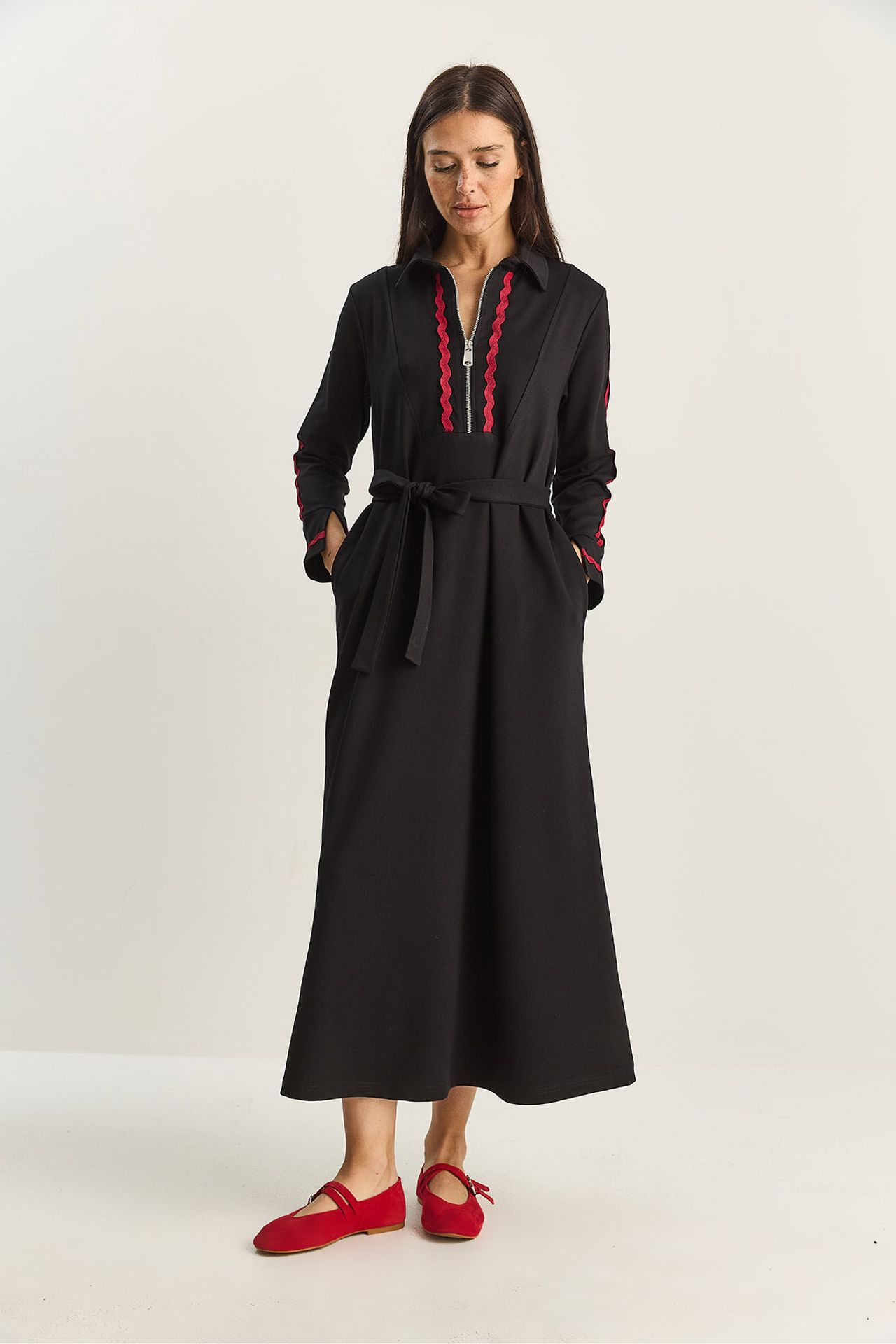 LUCCI Buttoned A-Form Fit Midi Dress with Binding Detail 2