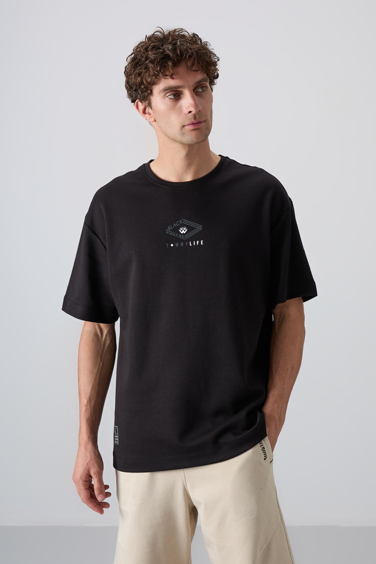 TOMMY Oversized Cotton-Blend Logo T-Shirt 1