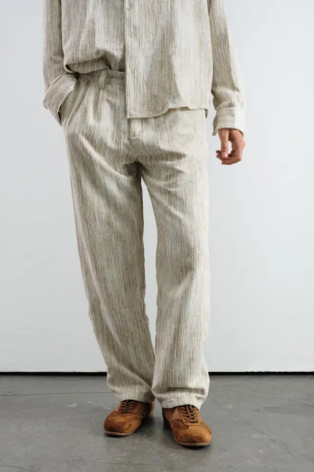 GIESTO Textured Pleated Straight Leg Pants