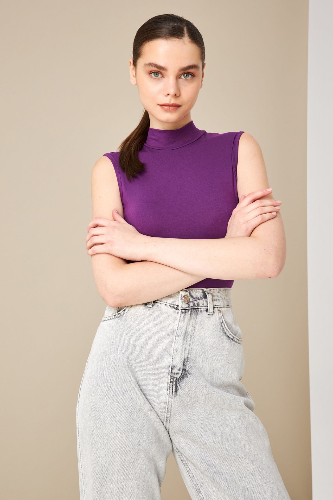 BIPANTOLON Women's Sleeveless Half Turtleneck Blouse 2