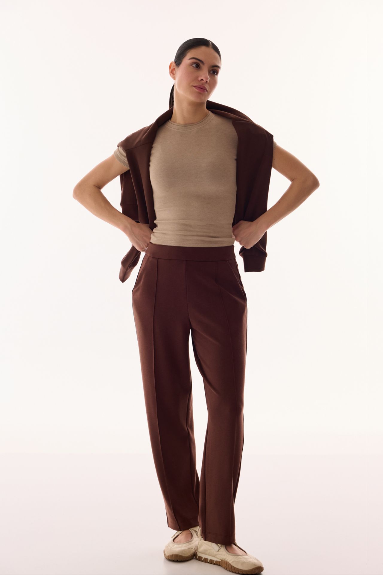 PENTI Mid-waist Oversized Straight-leg Jersey Trousers 5