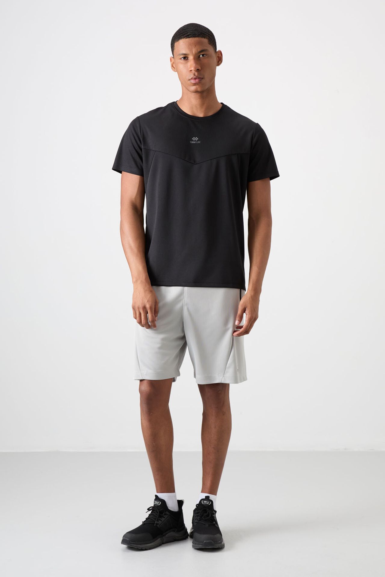 TOMMY Men's Solid Crew Neck T-Shirt 5