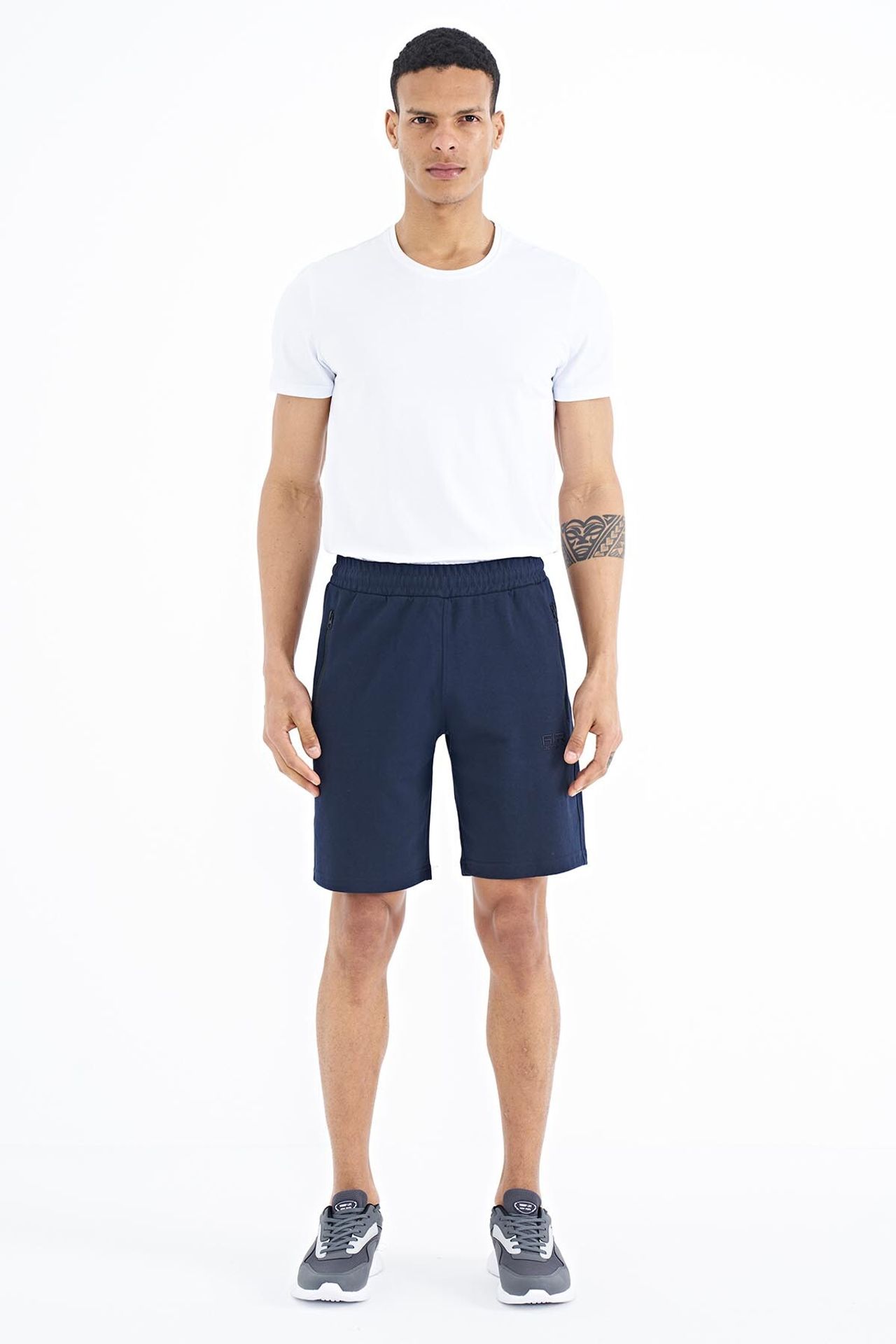 TOMMY Men's Solid Sweat Shorts 1