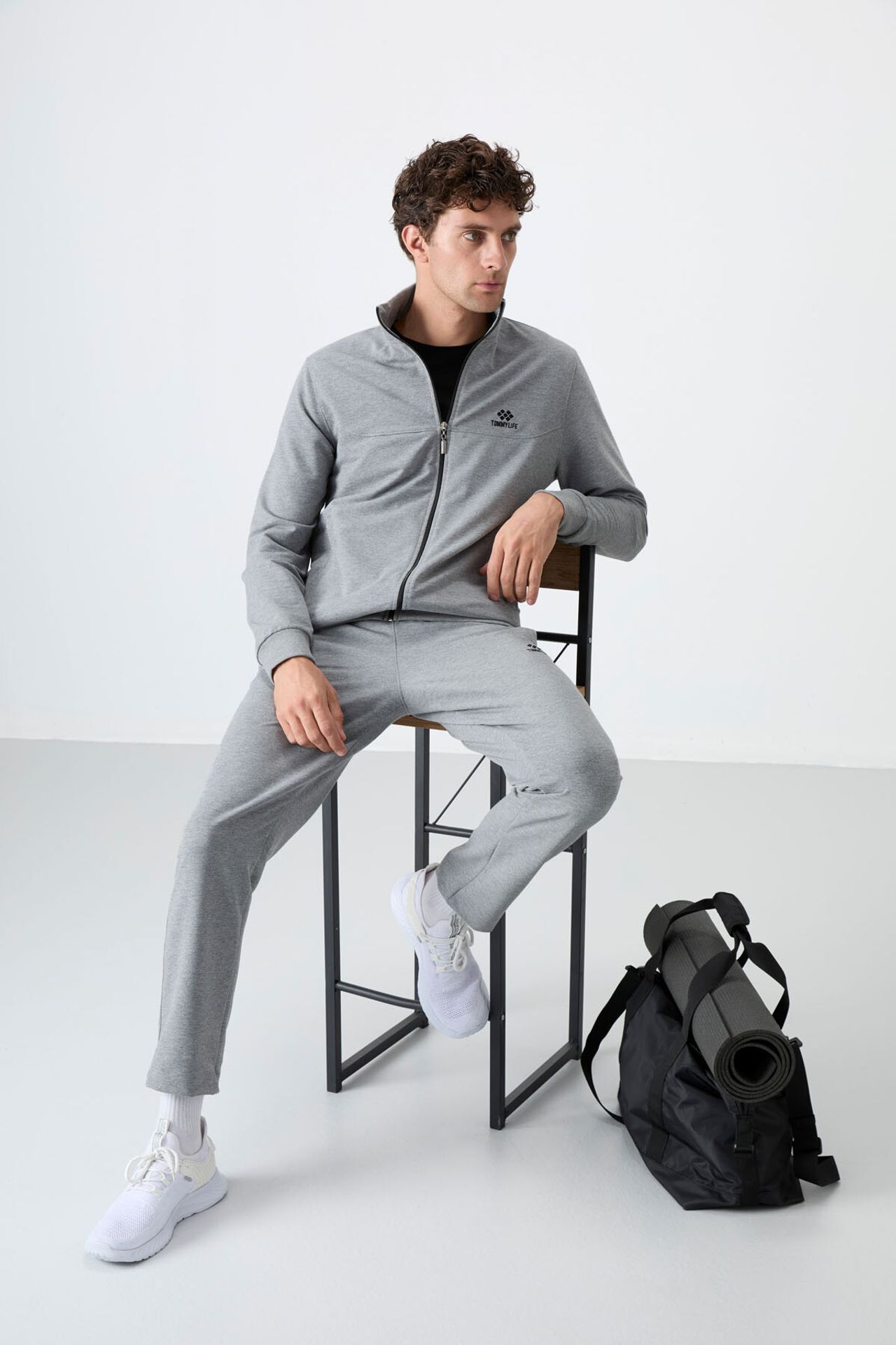 TOMMY Men's Relaxed Fit Zip-collar Sweatshirt And Pants Set 3