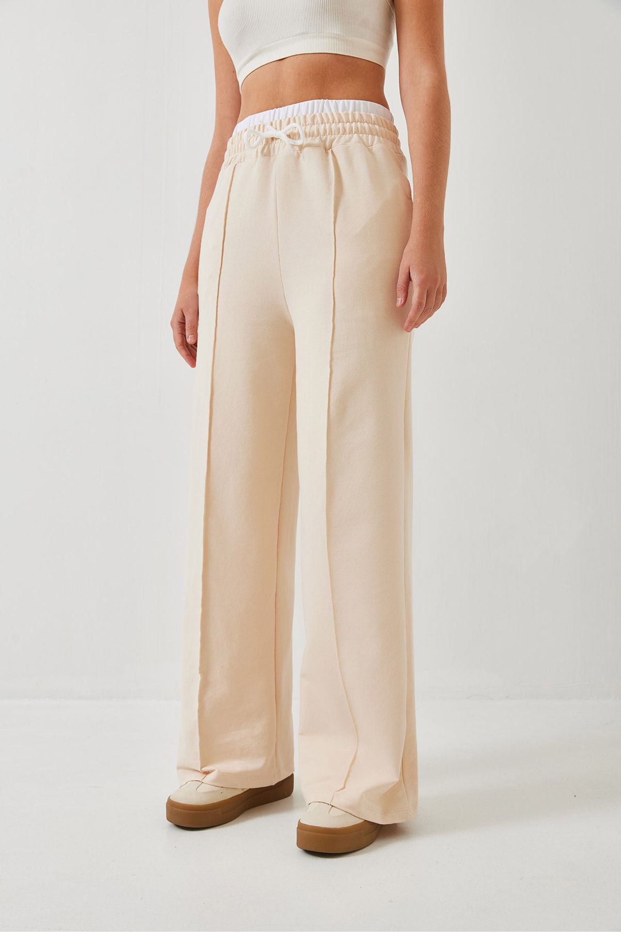 LUCCI Wide Leg Pants with Belt Detail 6