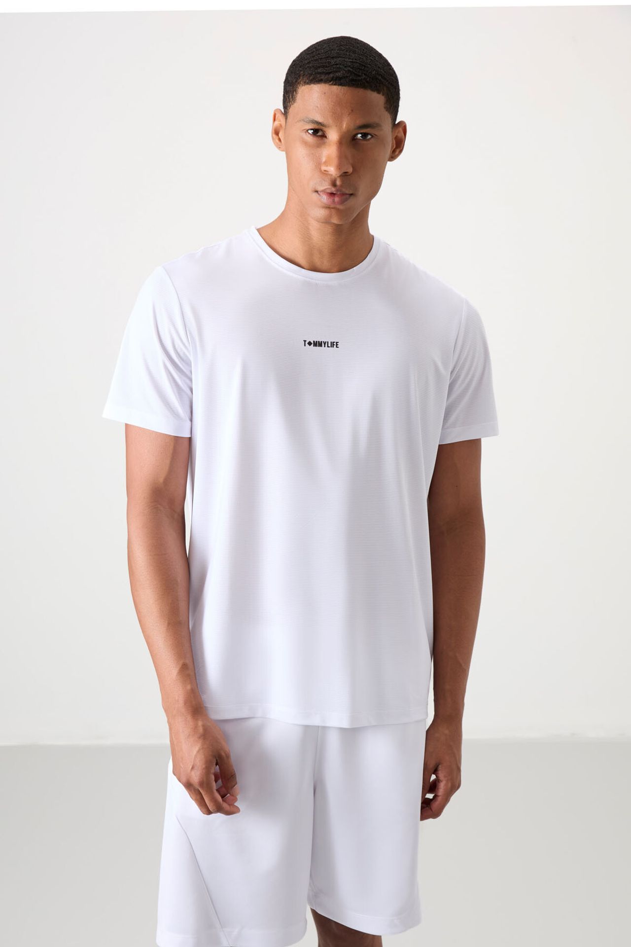 TOMMY Men's Regular Fit Logo Jersey T-Shirt 2