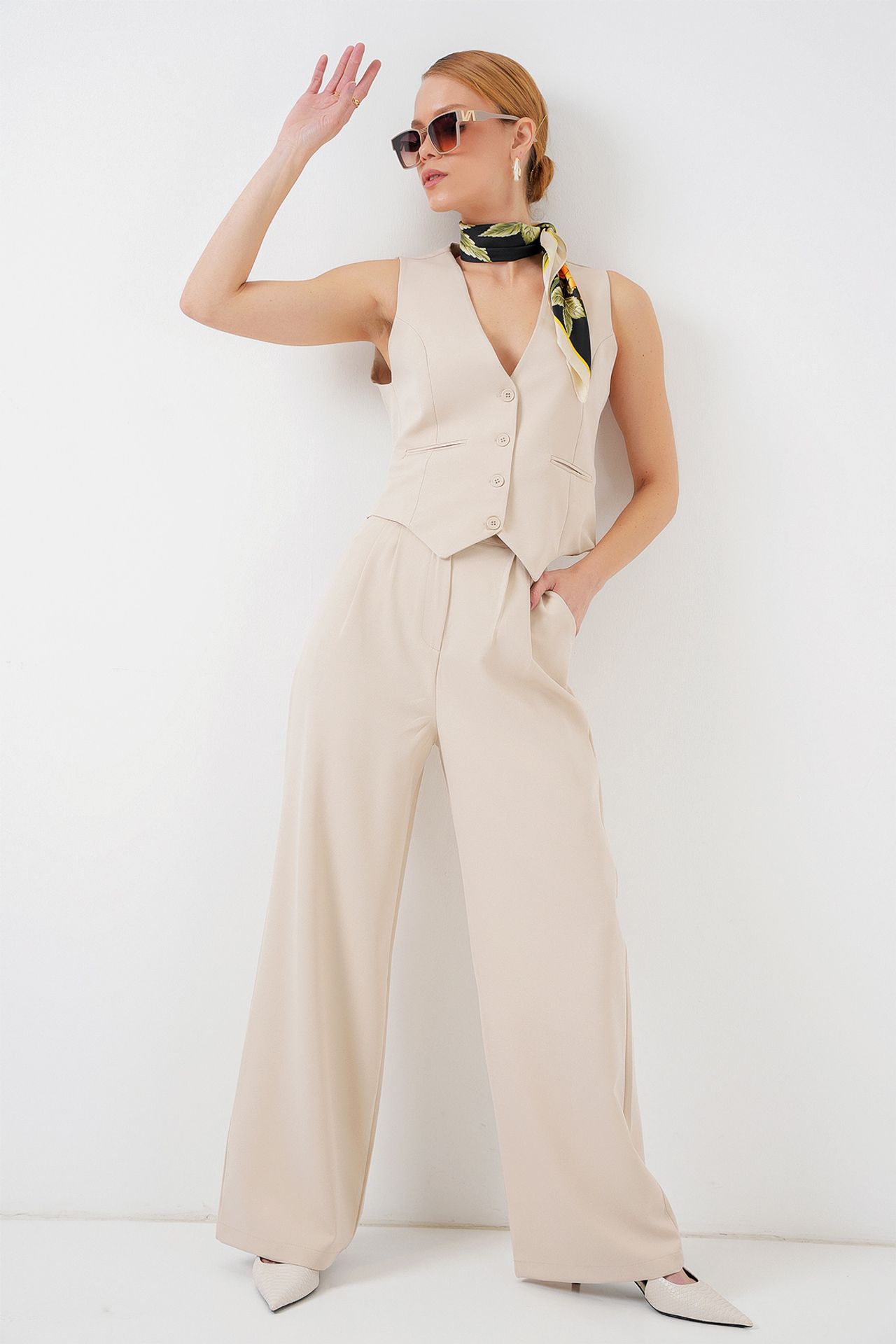 BDART V-neck Buttoned Two-Piece Coord Set 4