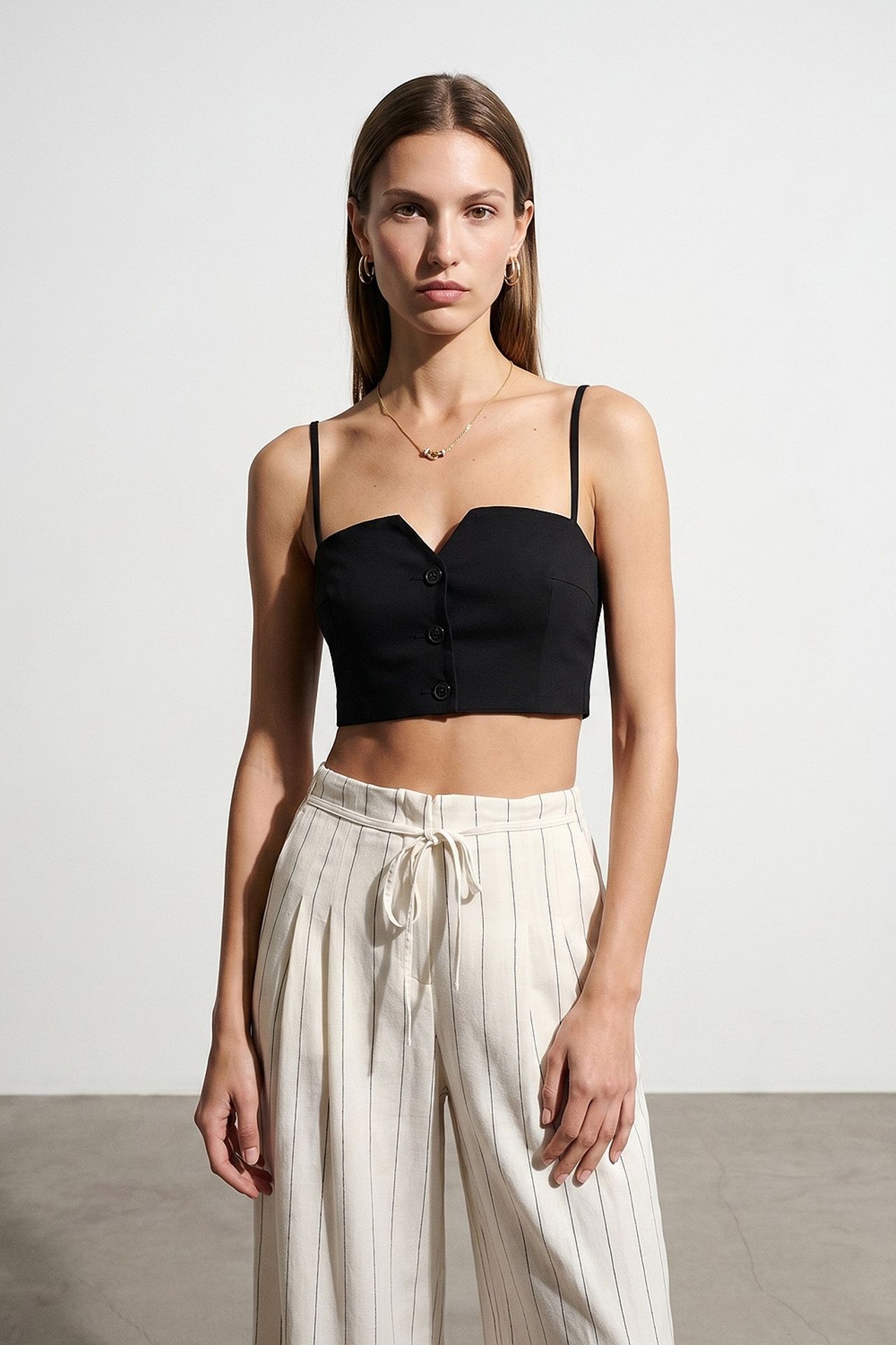 DILVIN Crop Fitted Waistcoat With Heart Neckline 1