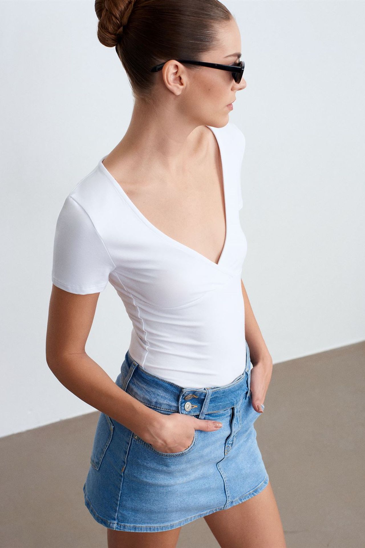 DILVIN High-Waist Denim Mini Skirt With Belt 4
