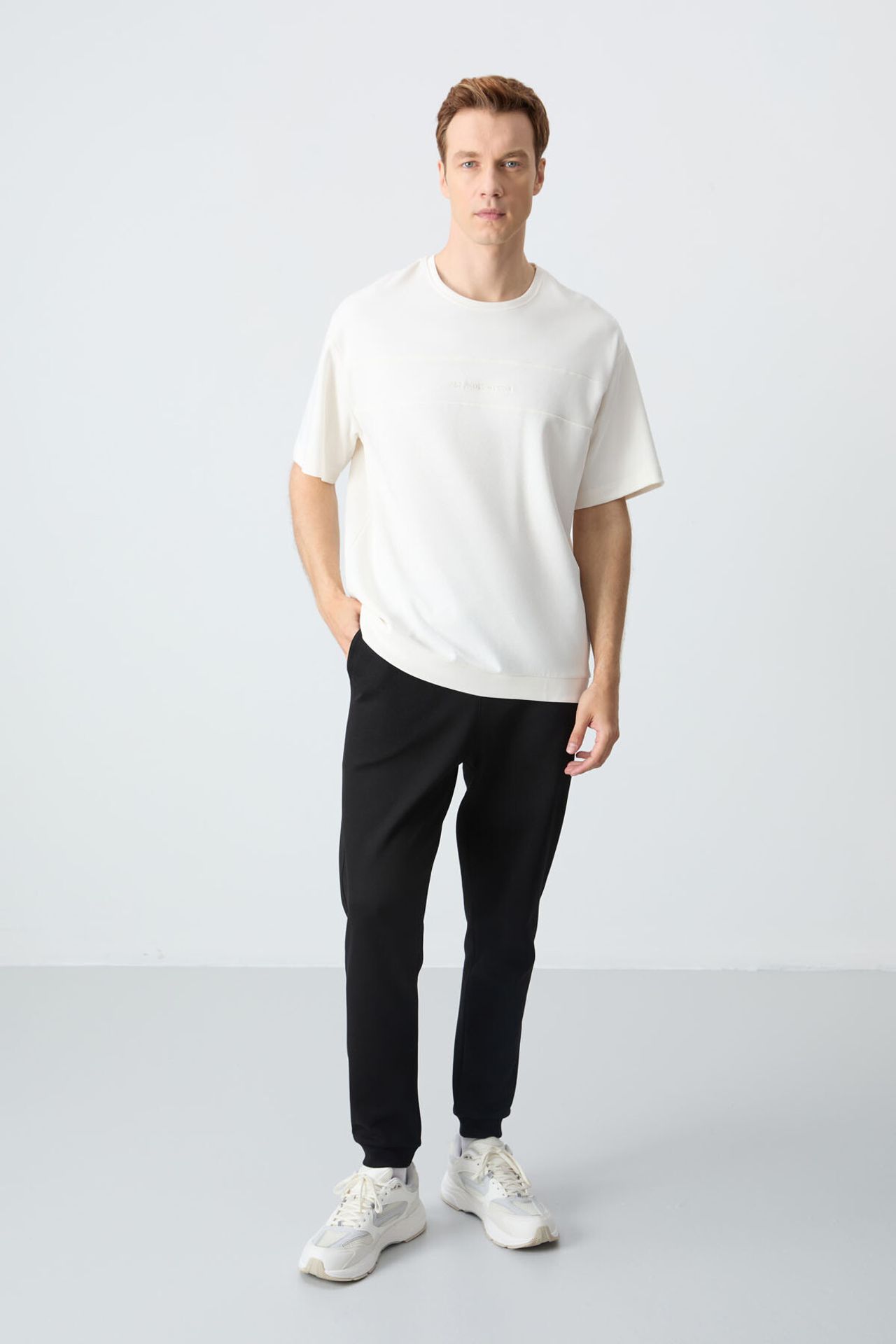 TOMMY Men's Oversized T-shirt And Pants Set 1