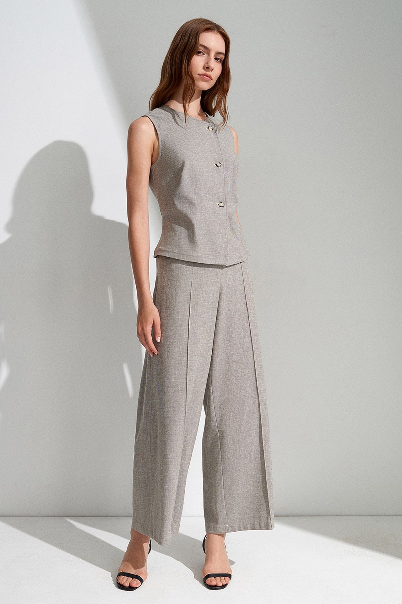 DILVIN Fitted Woven Waistcoat With Button Front 4