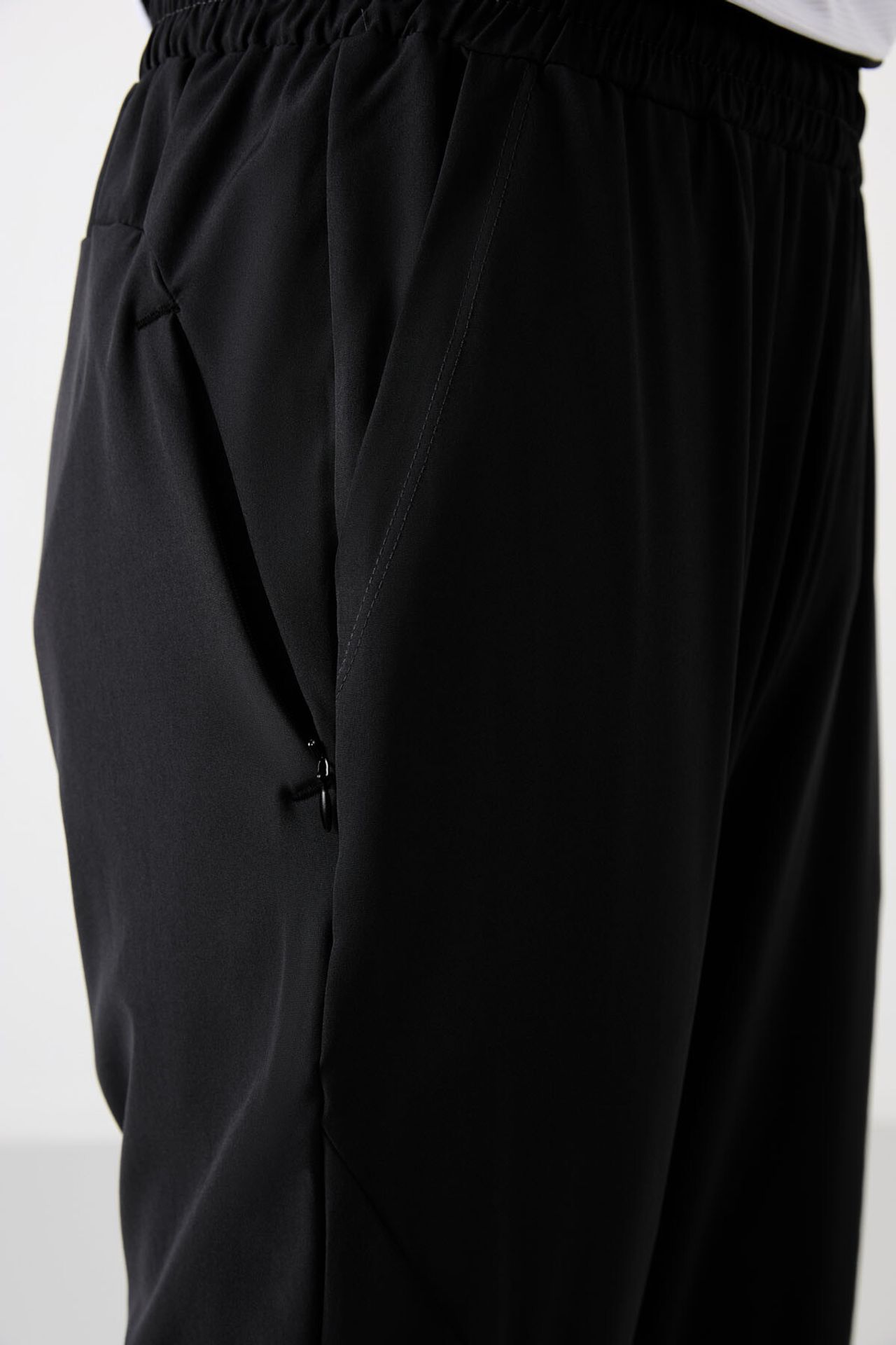 TOMMY Men's Straight-leg Seamless Sweatpants 4