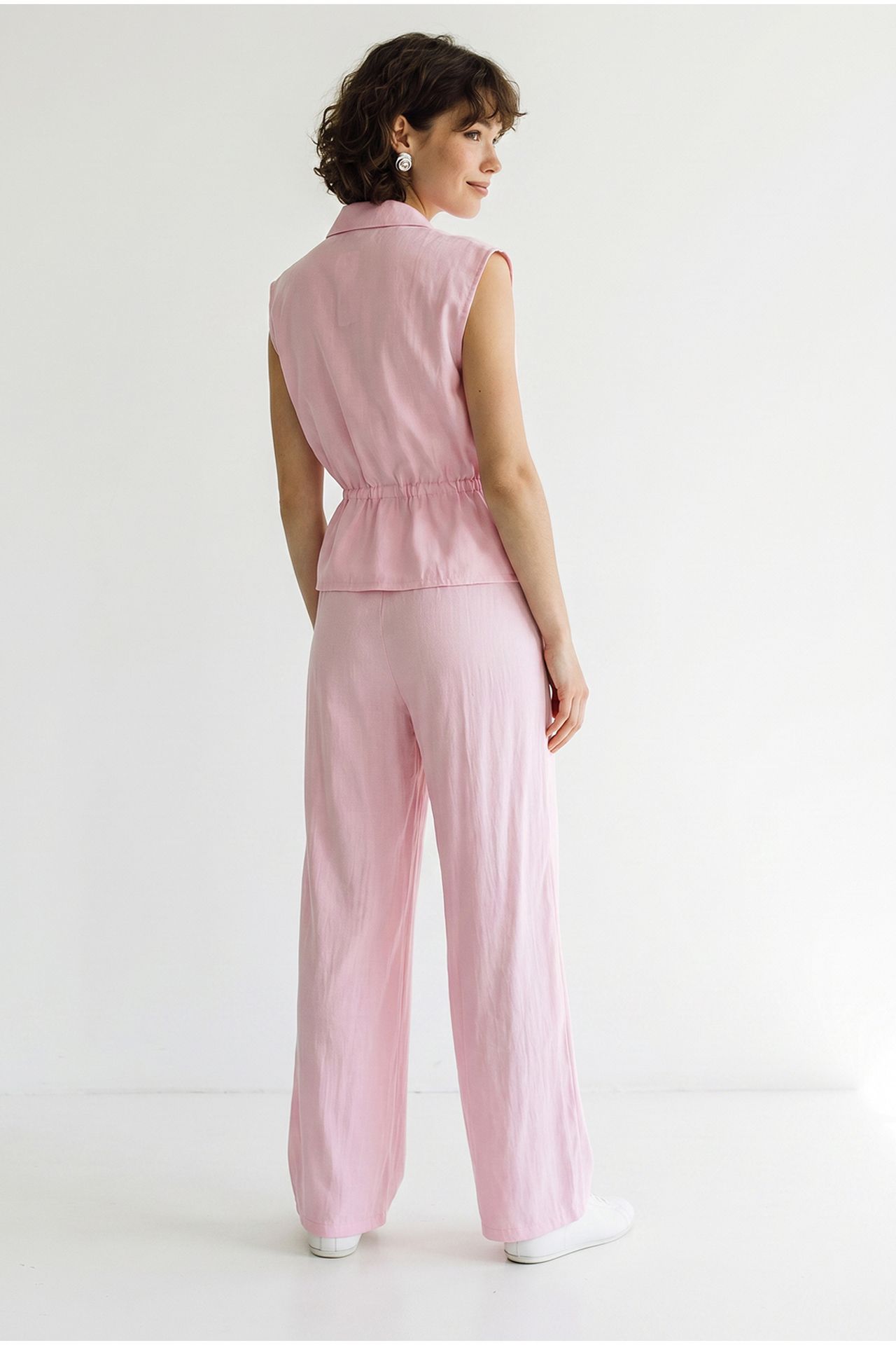 LUCCI Smart Casual Two-Piece Co-Ord Set With Vest And Wide Leg Pants 5